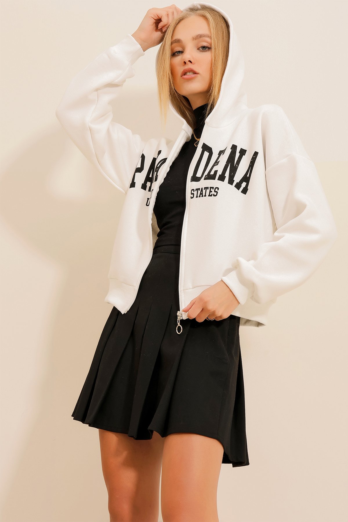 Kapüşonlu Baskılı İçi Şardonlu Fermuarlı Sweatshirt - Beyaz