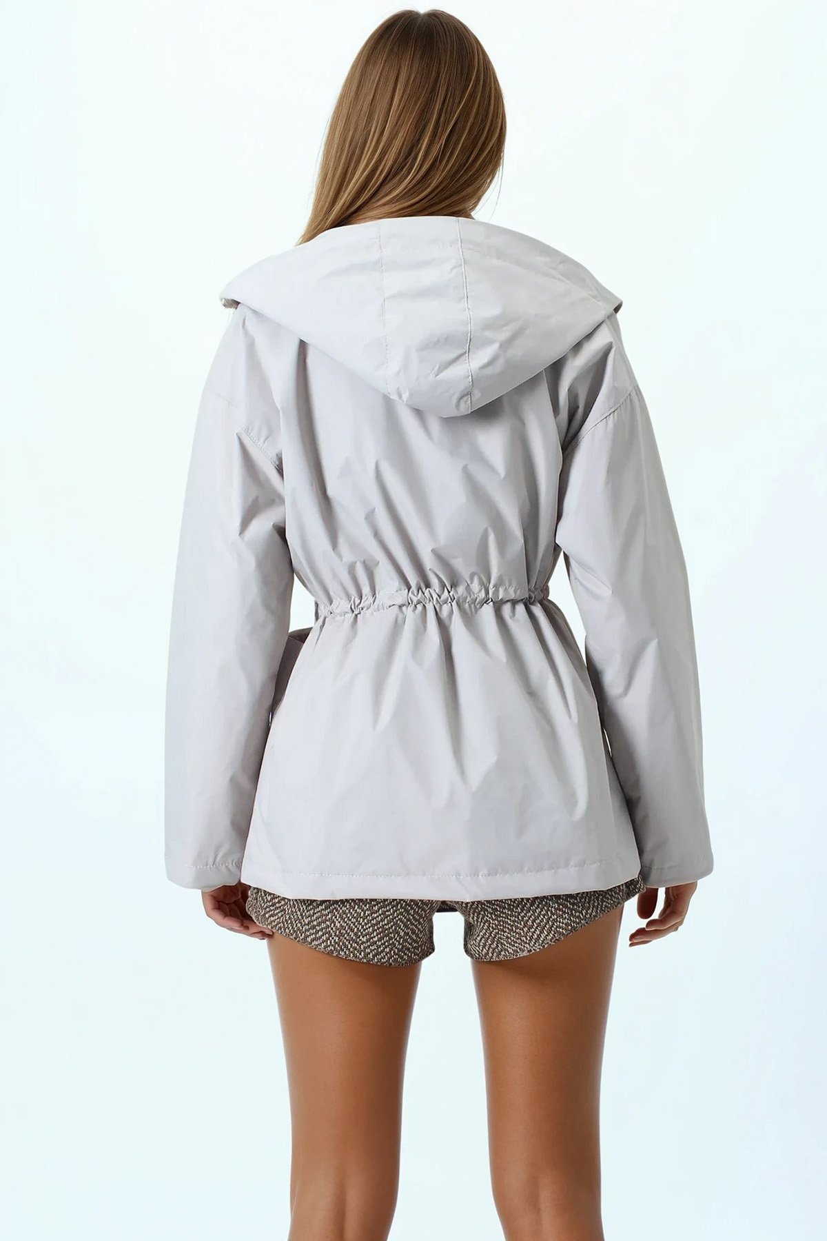 Kapüşonlu Cep Detaylı Astarlı Büzgü İpli Yağmurluk - BEJ