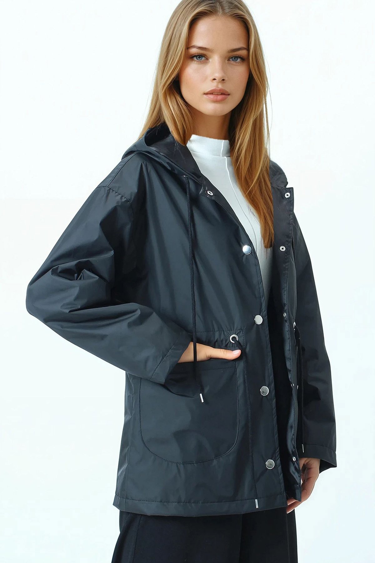 Kapüşonlu Cep Detaylı Astarlı Büzgü İpli Yağmurluk - SİYAH