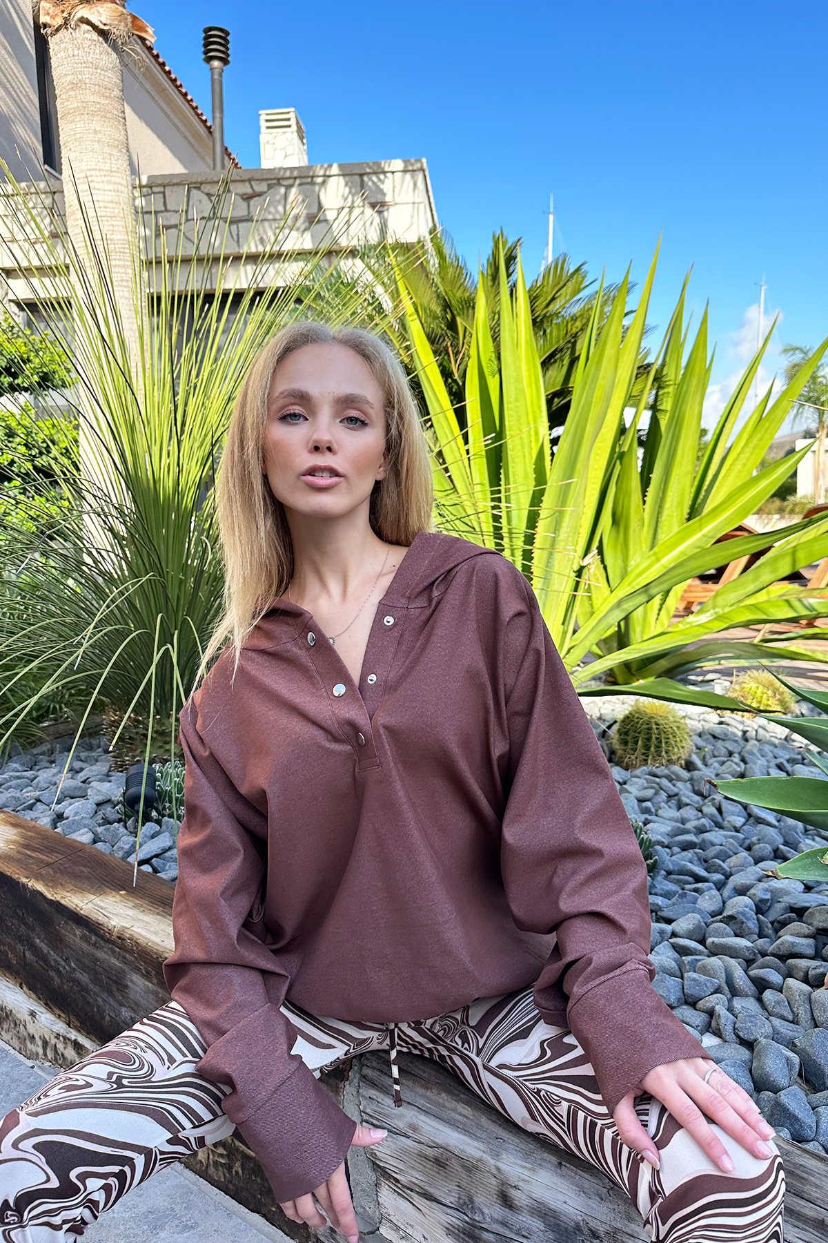 Kapüşonlu Çıtçıt Kapamalı 3 İplik İçi Şardonlu Oversize Sweatshirt - Kahverengi