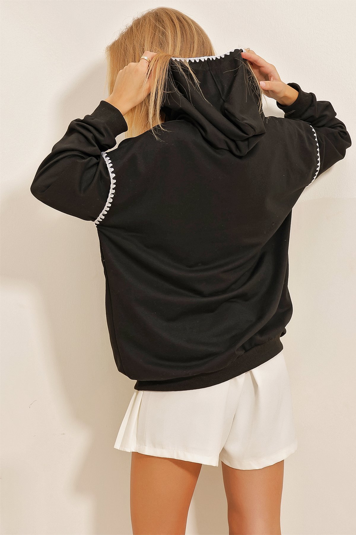 Kapüşonlu Çoban Dikişli Oversize Sweatshirt - Siyah