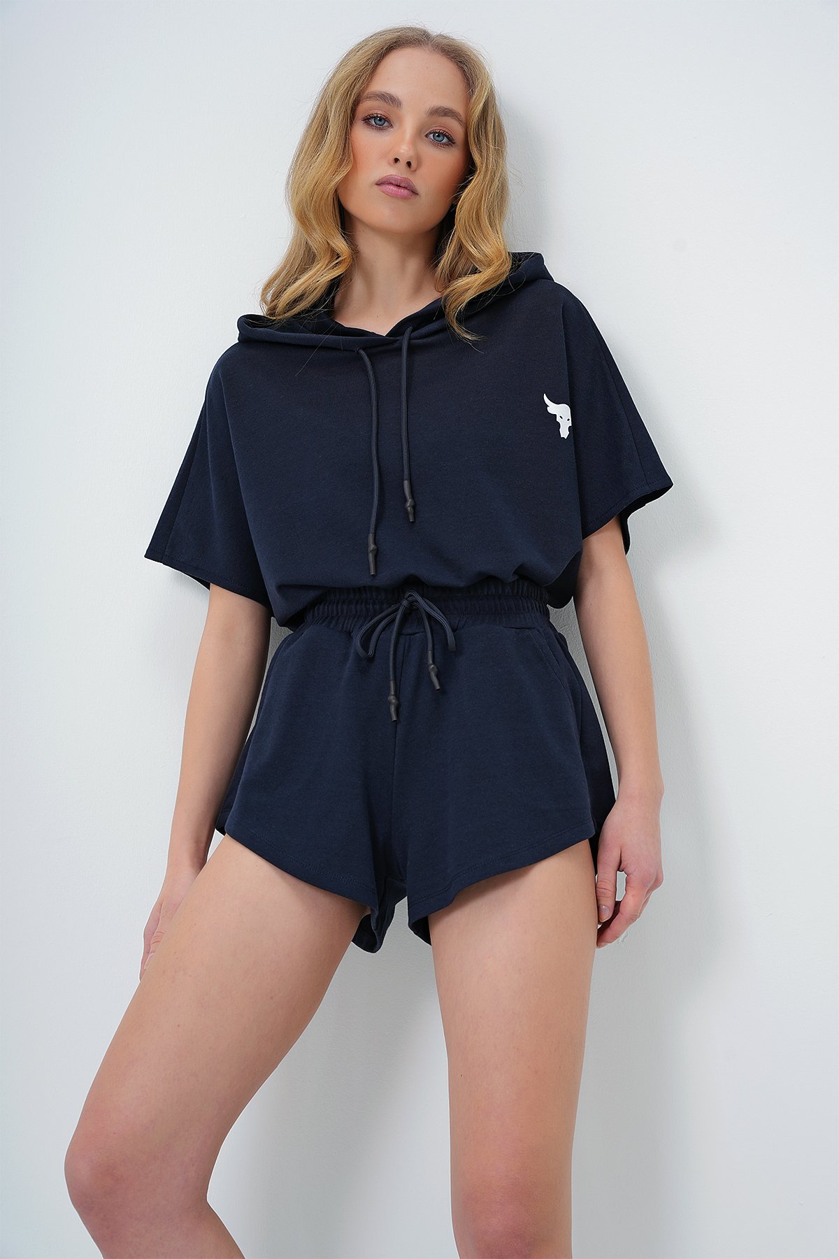 Kapüşonlu Crop Sweatshirt Ve Şortlu Takım - LACİVERT