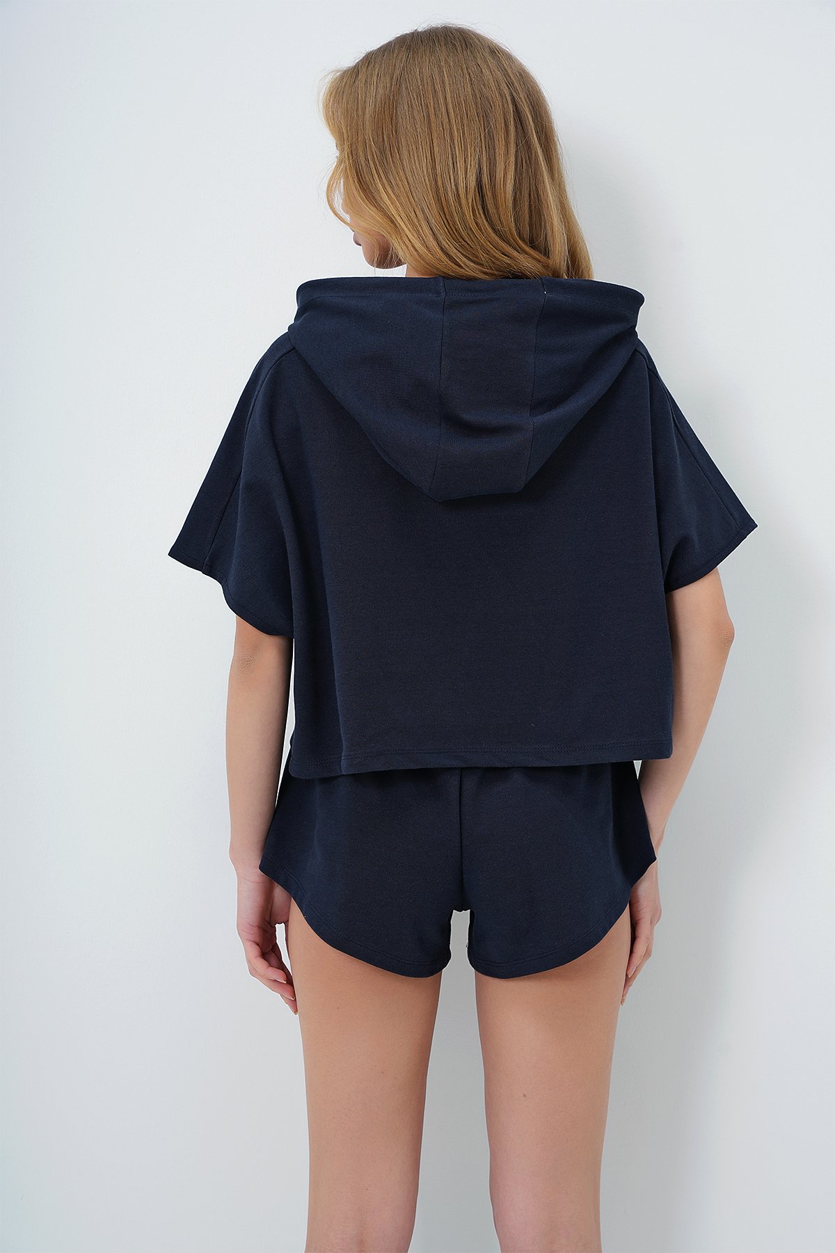 Kapüşonlu Crop Sweatshirt Ve Şortlu Takım - LACİVERT
