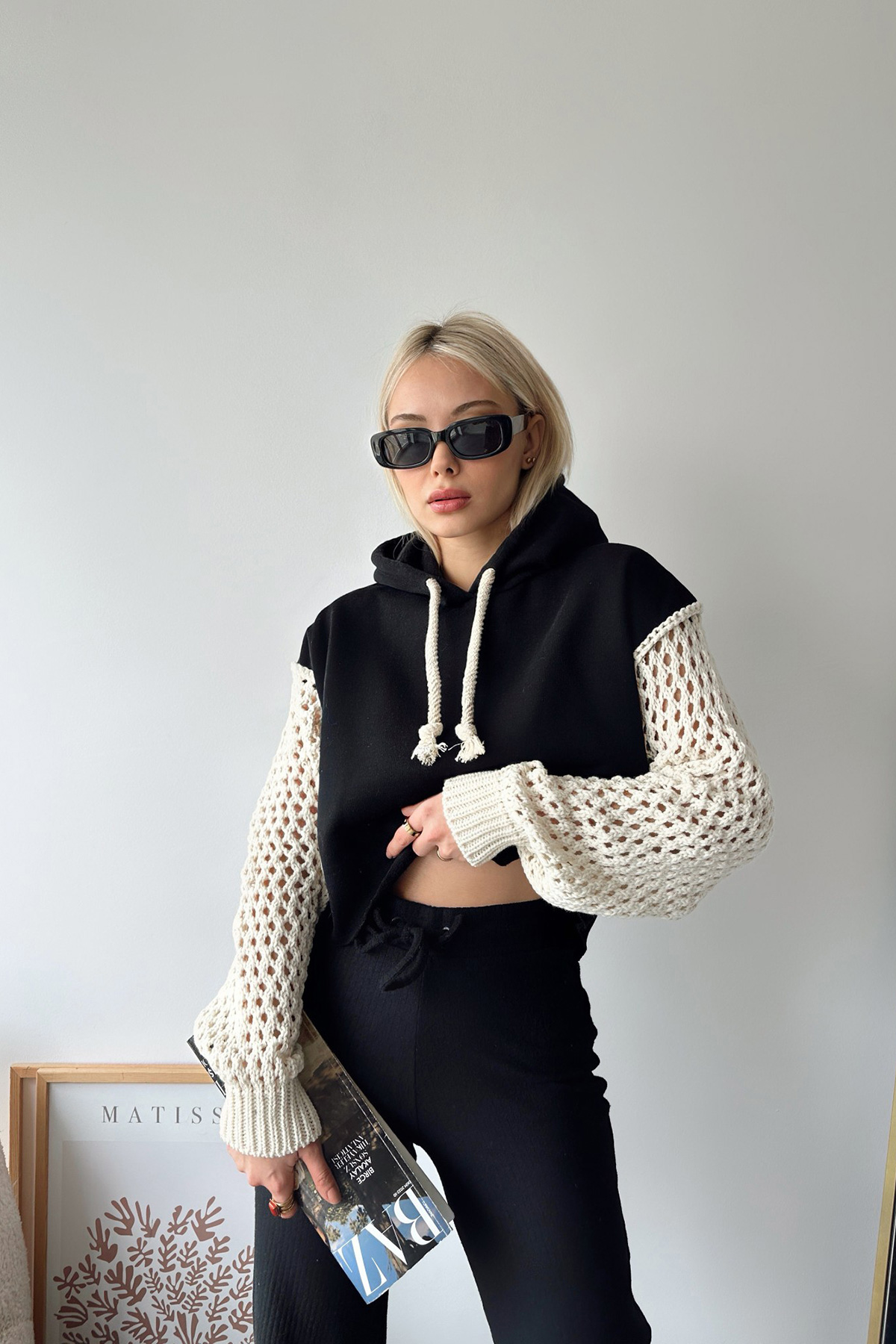 Kapüşonlu File Örgü Kol Bağcıklı Crop Sweatshirt - SİYAH