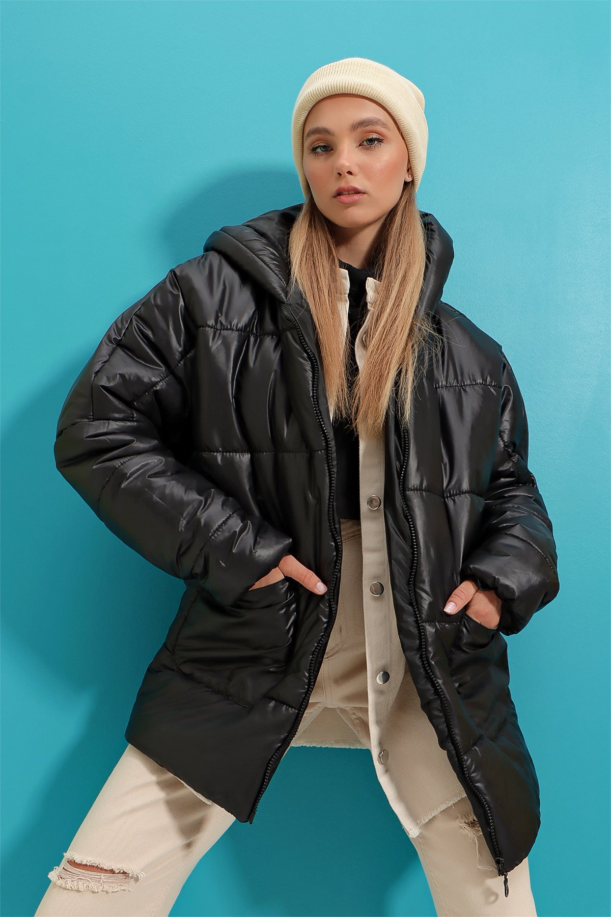 Kapüşonlu Fleto Cepli Puffer Fashion Oversize Şişme Mont - Siyah
