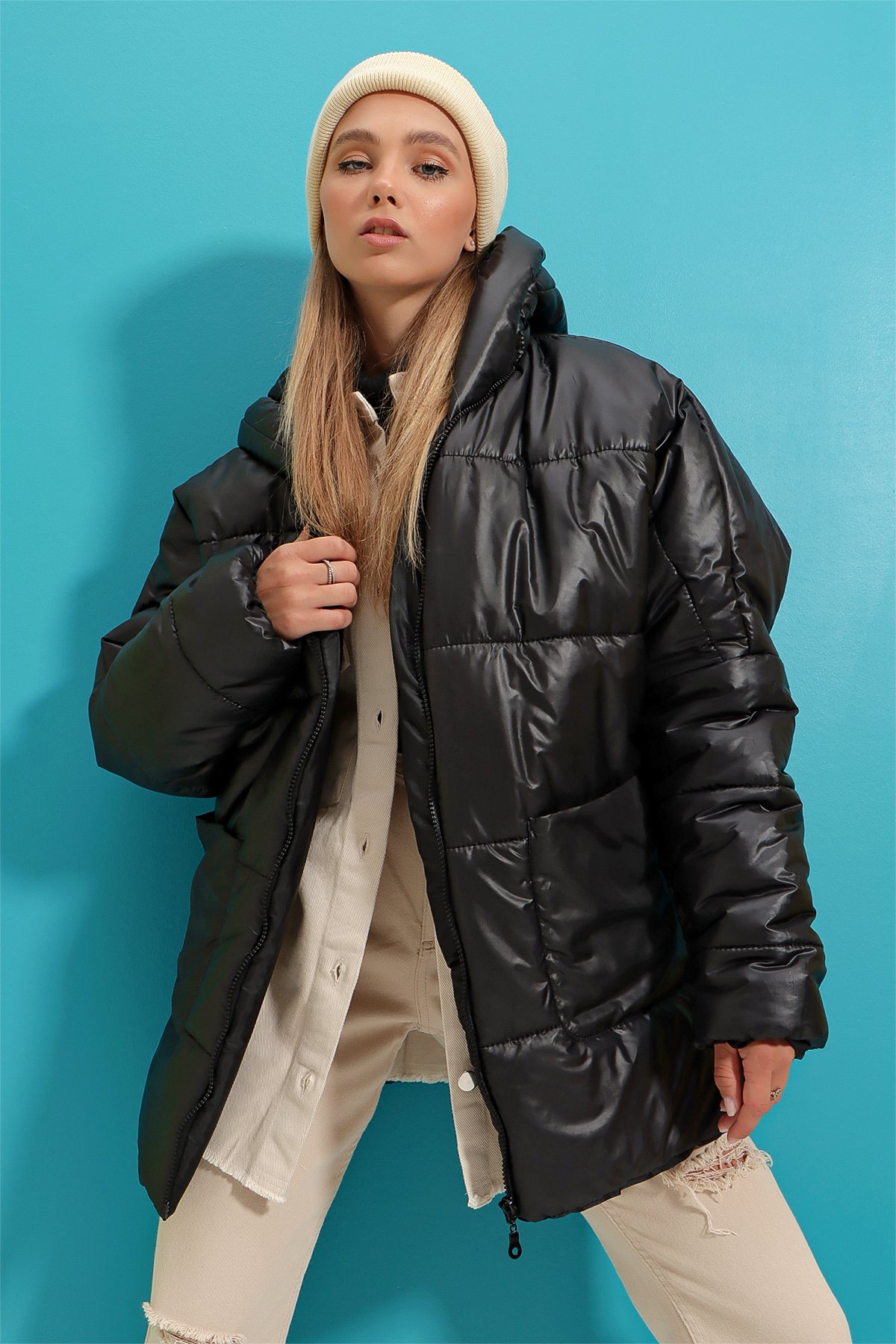 Kapüşonlu Fleto Cepli Puffer Fashion Oversize Şişme Mont - Siyah