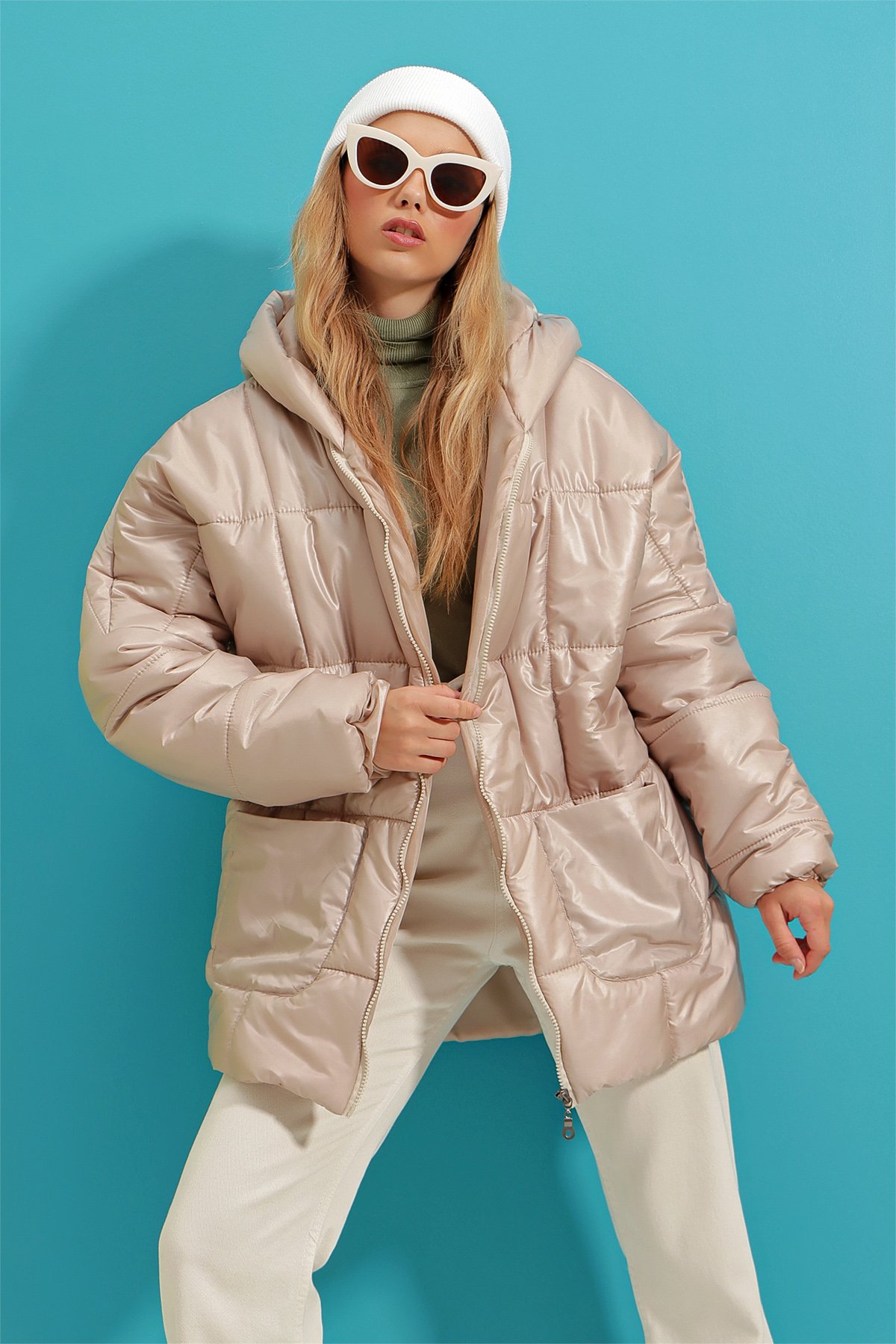 Kapüşonlu Fleto Cepli Puffer Fashion Oversize Şişme Mont - TAŞ
