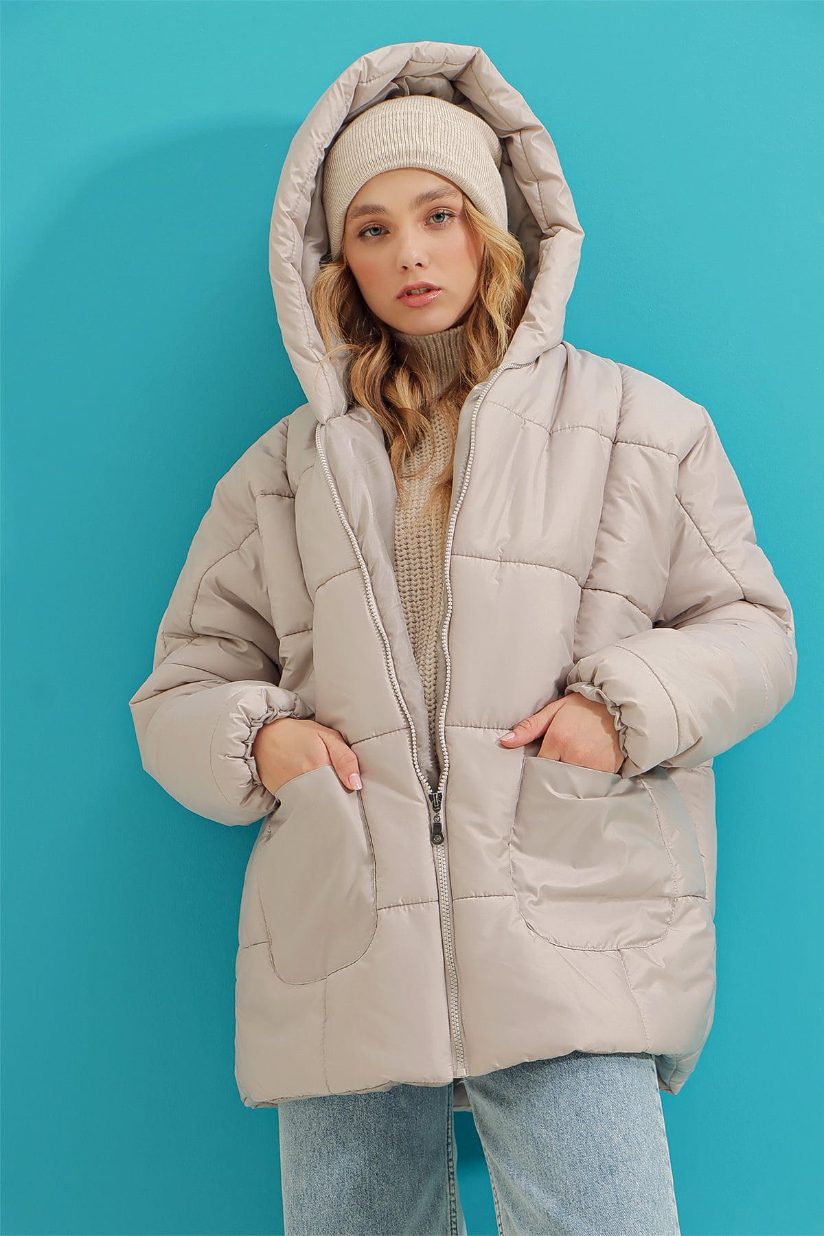 Kapüşonlu Fleto Cepli Puffer Fashion Oversize Şişme Mont - Gri