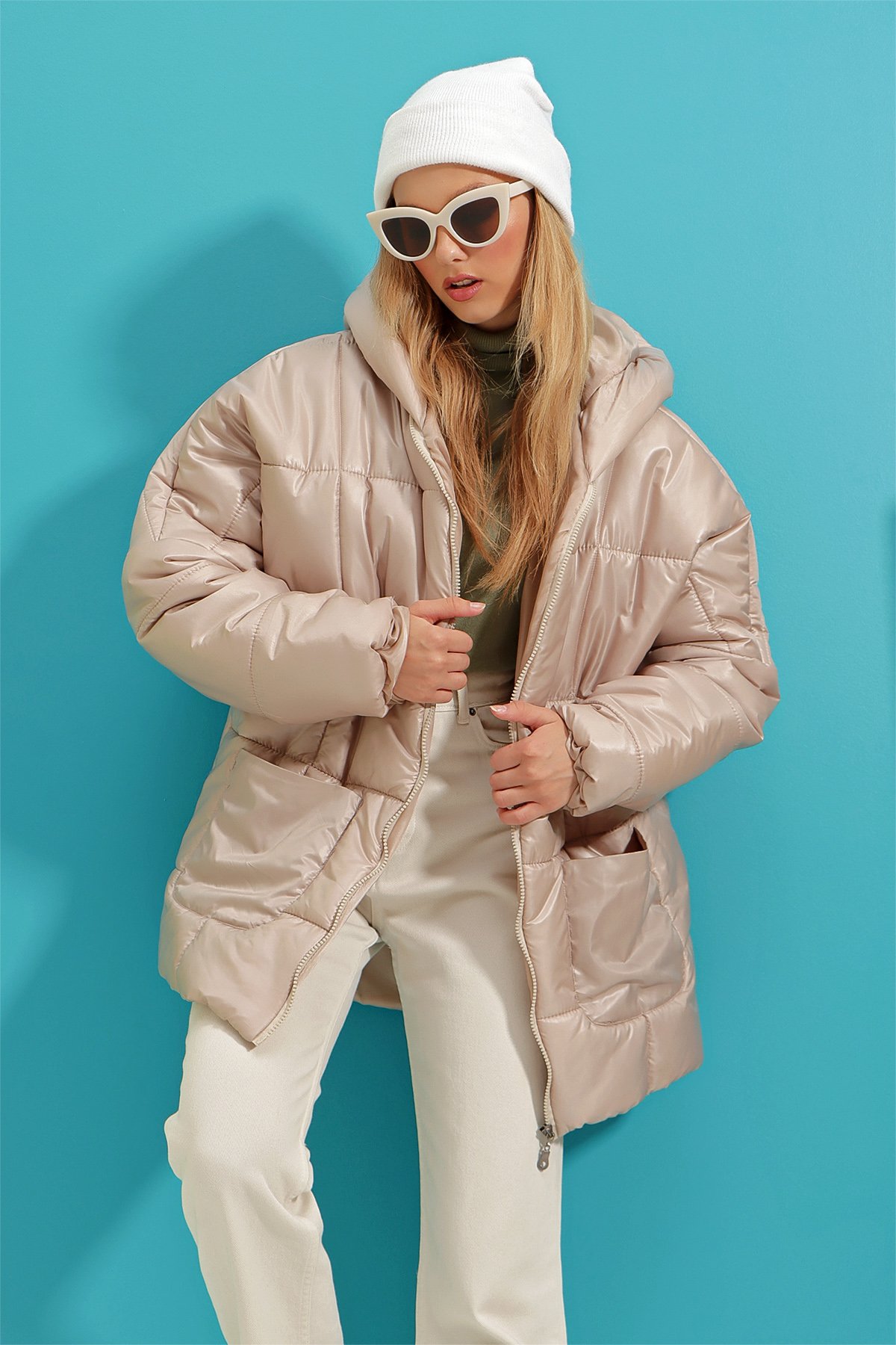 Kapüşonlu Fleto Cepli Puffer Fashion Oversize Şişme Mont - TAŞ