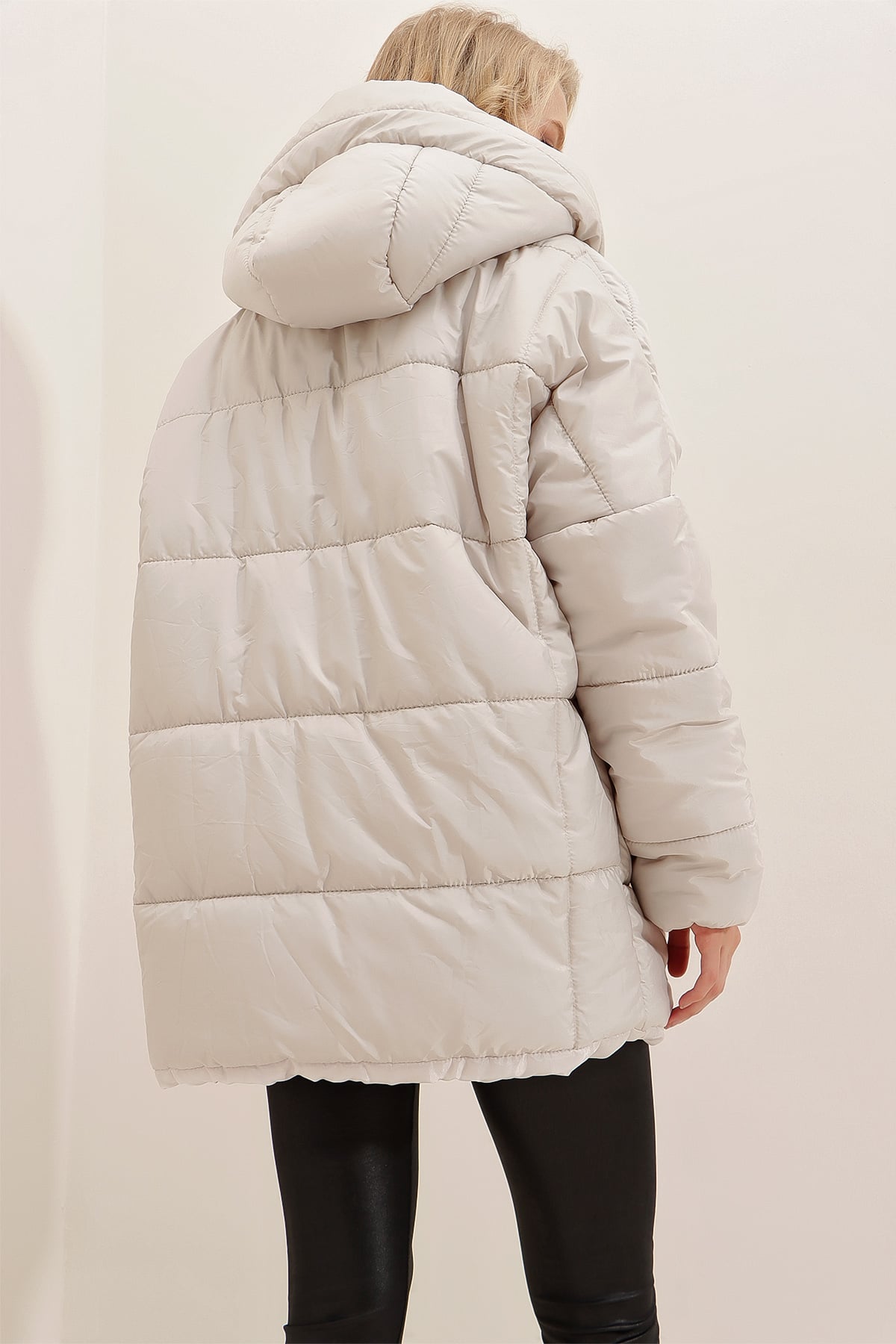 Kapüşonlu Fleto Cepli Puffer Fashion Oversize Şişme Mont - TAŞ
