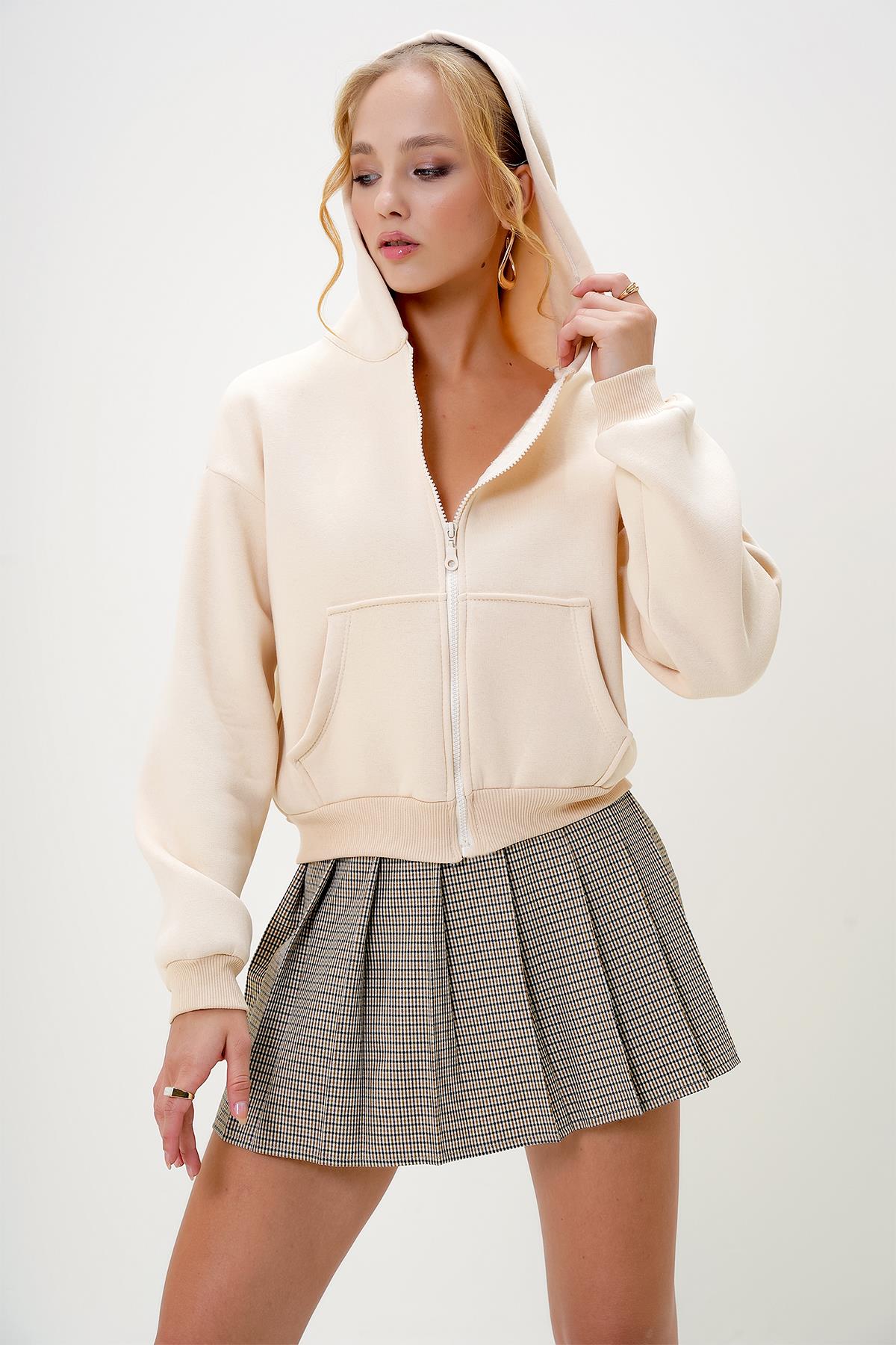 Kapüşonlu Kanguru Cepli 3 İplik İçi Şardonlu Crop Sweatshirt - Krem