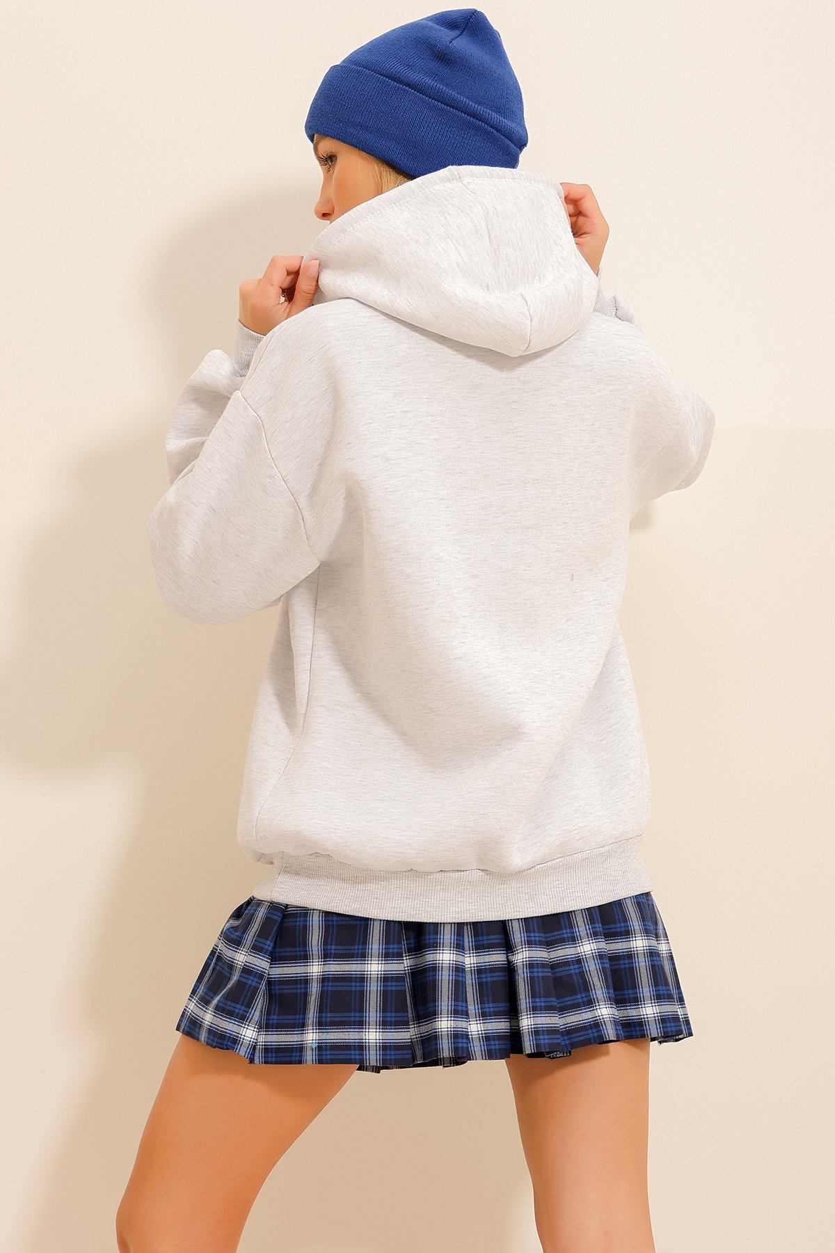 Kapüşonlu Kanguru Cepli 3 İplik İçi Şardonlu Önü Baskılı Oversize Sweatshirt - Gri