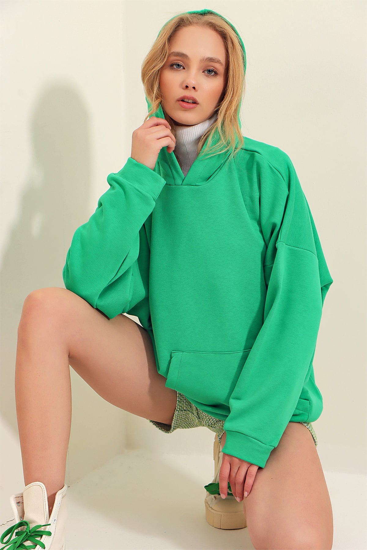 Kapüşonlu Kanguru Cepli 3 İplik Kalın Sweatshirt - Yeşil