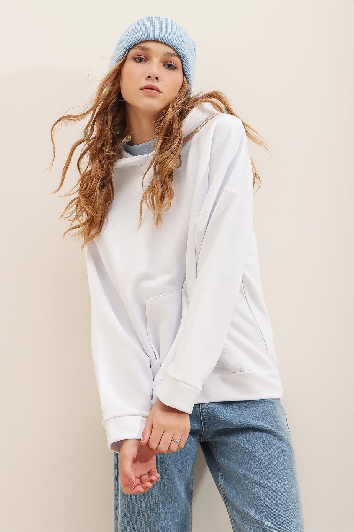 Kapüşonlu Kanguru Cepli 3 İplik Kalın Sweatshirt - Beyaz