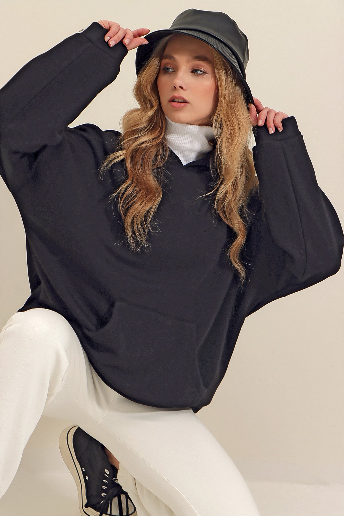 Kapüşonlu Kanguru Cepli 3 İplik Kalın Sweatshirt - Siyah