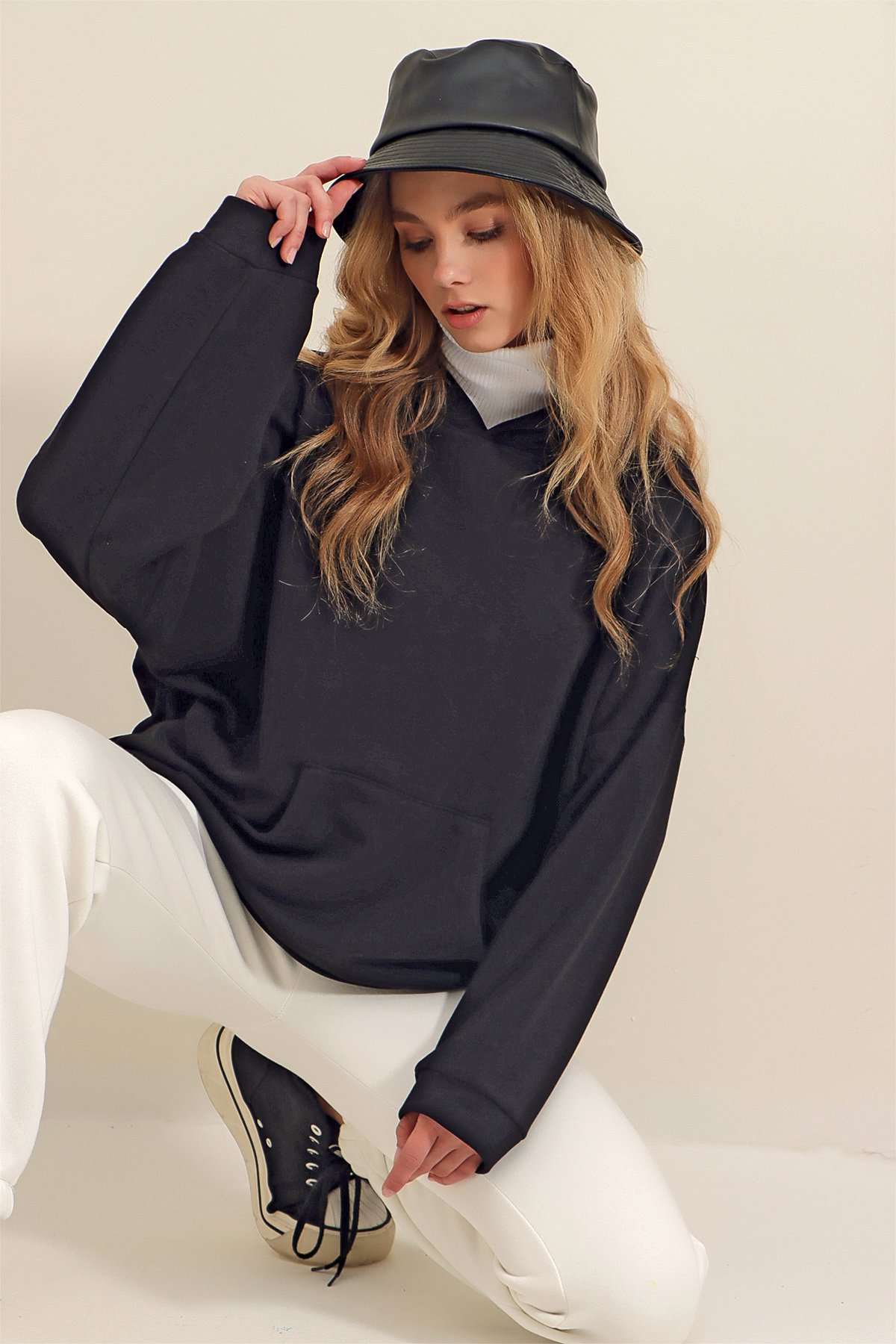 Kapüşonlu Kanguru Cepli 3 İplik Kalın Sweatshirt - Siyah