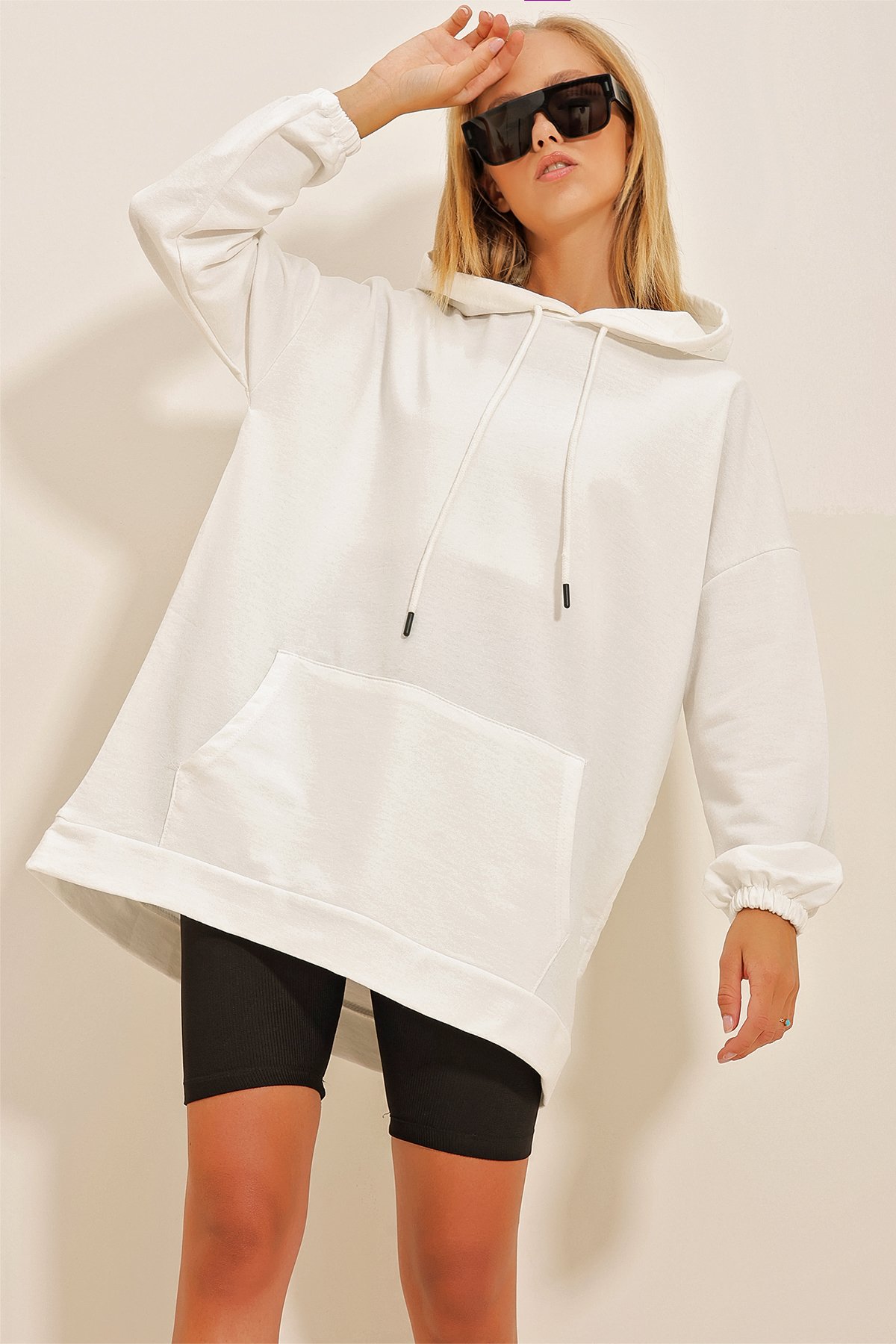 Kapüşonlu Kanguru Cepli İki İplik Oversize Sweatshirt - Beyaz