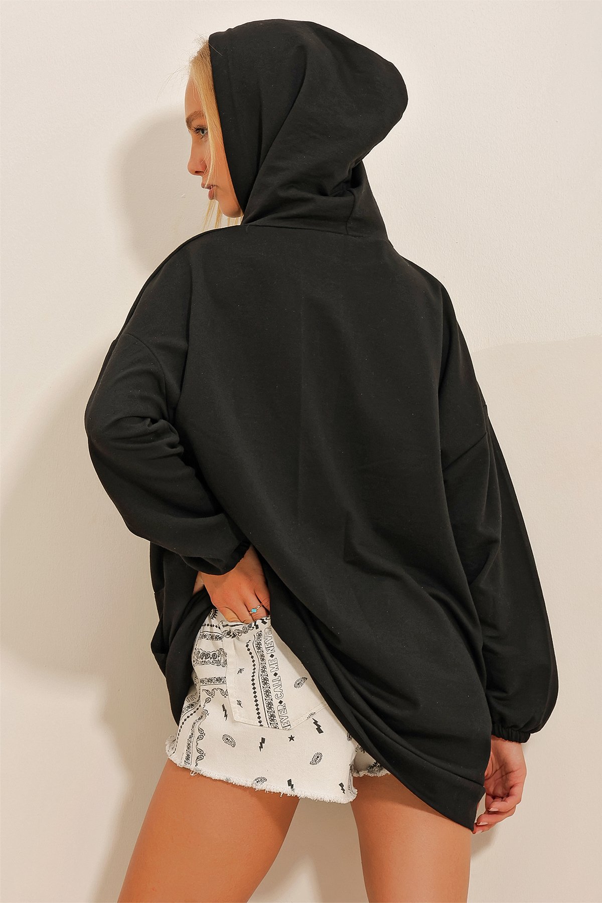 Kapüşonlu Kanguru Cepli İki İplik Oversize Sweatshirt - Siyah