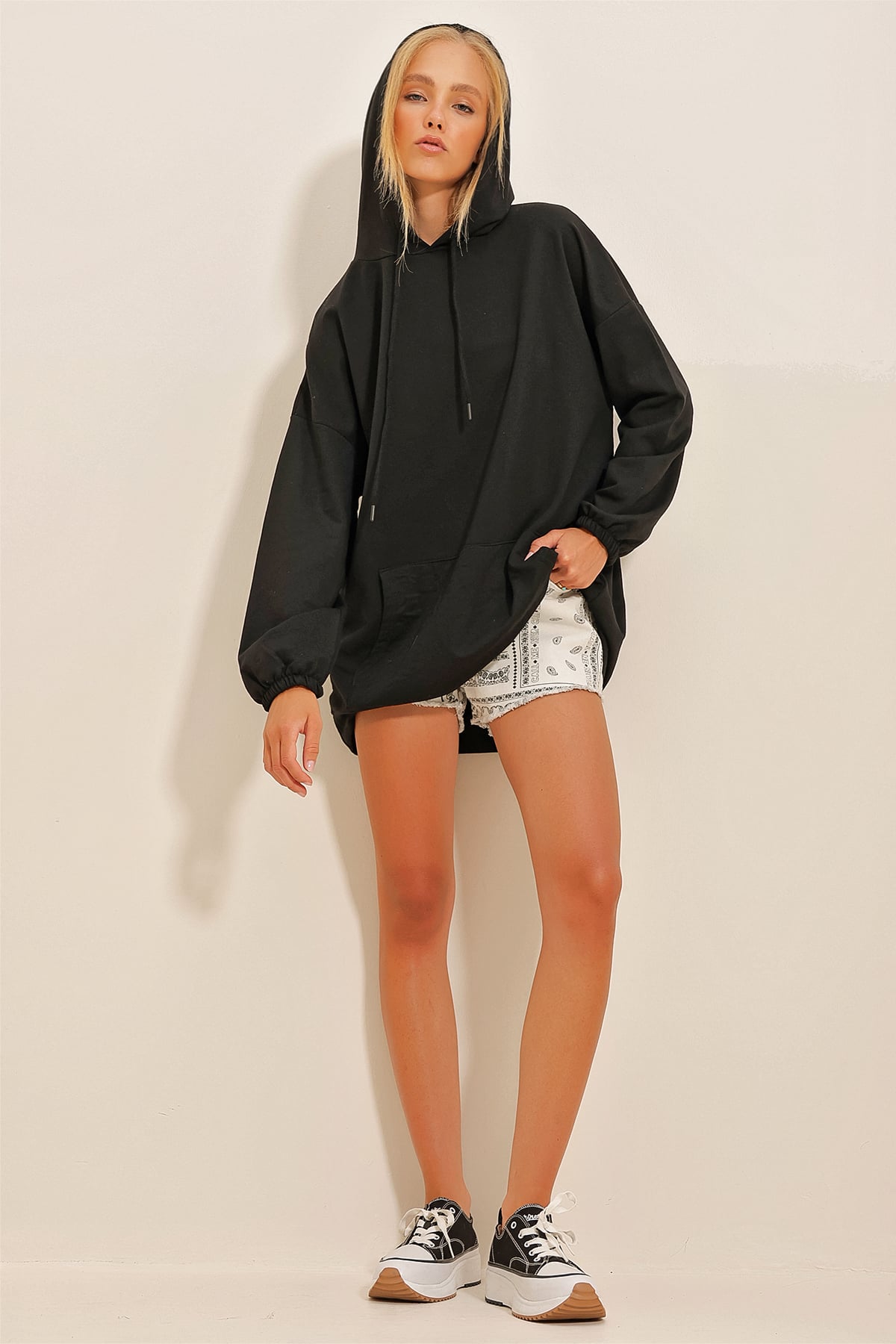 Kapüşonlu Kanguru Cepli İki İplik Oversize Sweatshirt - Siyah