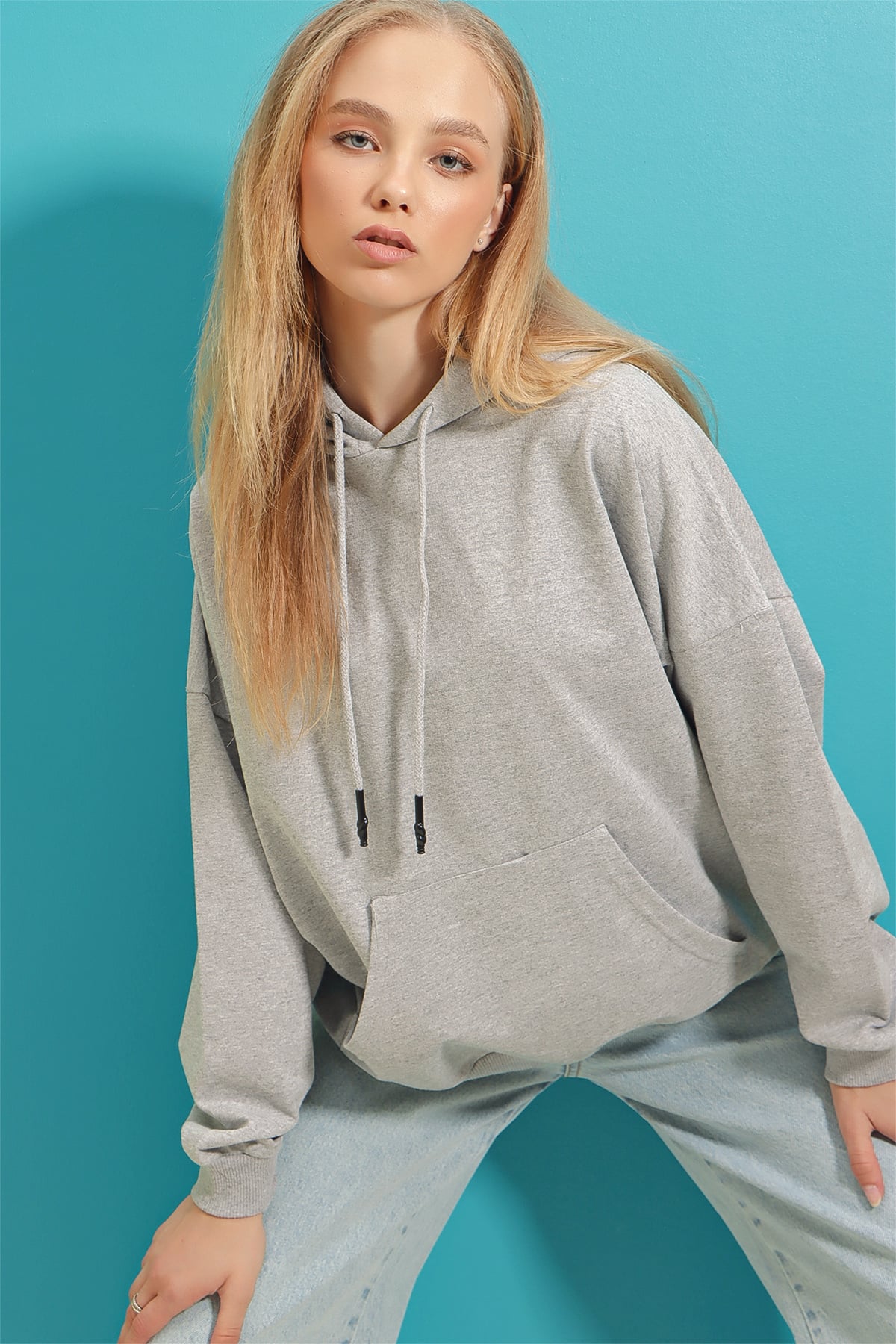 Kapüşonlu Kanguru Cepli İki İplik Sweatshirt - Gri