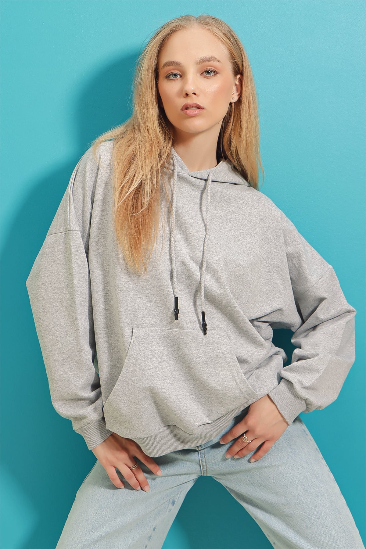 Kapüşonlu Kanguru Cepli İki İplik Sweatshirt - Gri