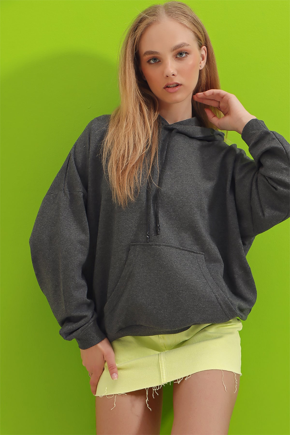 Kapüşonlu Kanguru Cepli İki İplik Sweatshirt - Antrasit