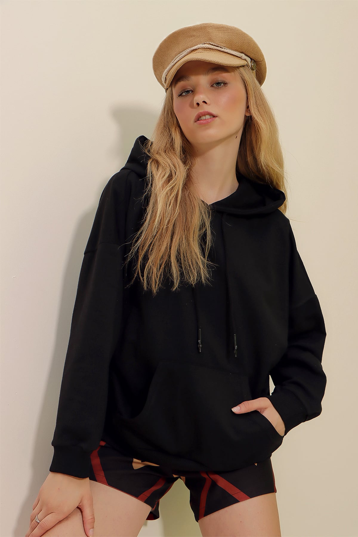 Kapüşonlu Kanguru Cepli İki İplik Sweatshirt - Siyah