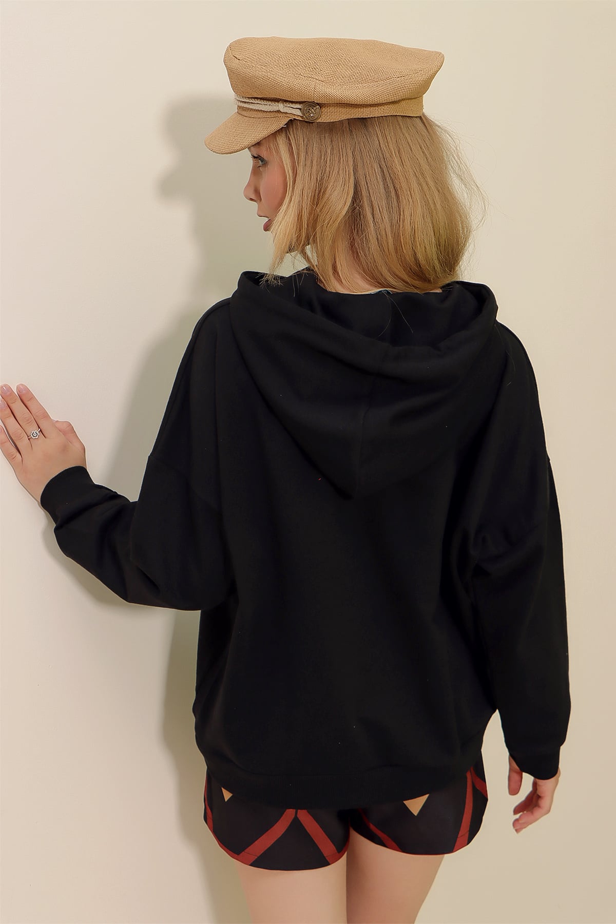 Kapüşonlu Kanguru Cepli İki İplik Sweatshirt - Siyah