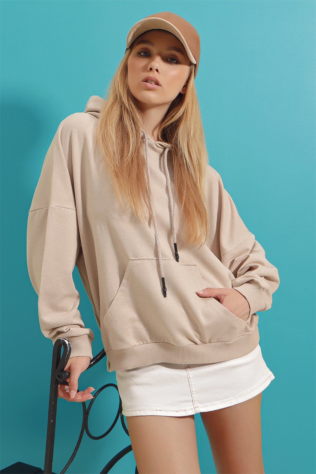 Kapüşonlu Kanguru Cepli İki İplik Sweatshirt - Taş