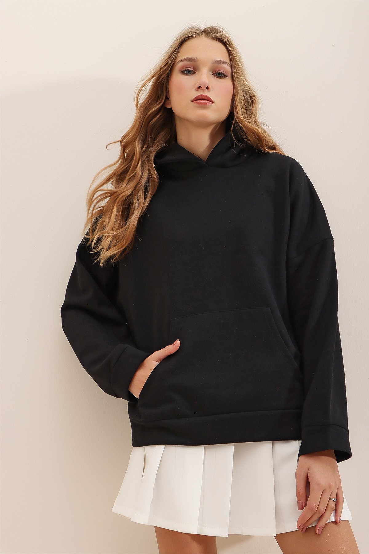 Kapüşonlu Kanguru Cepli Kalın Sweatshirt - Siyah