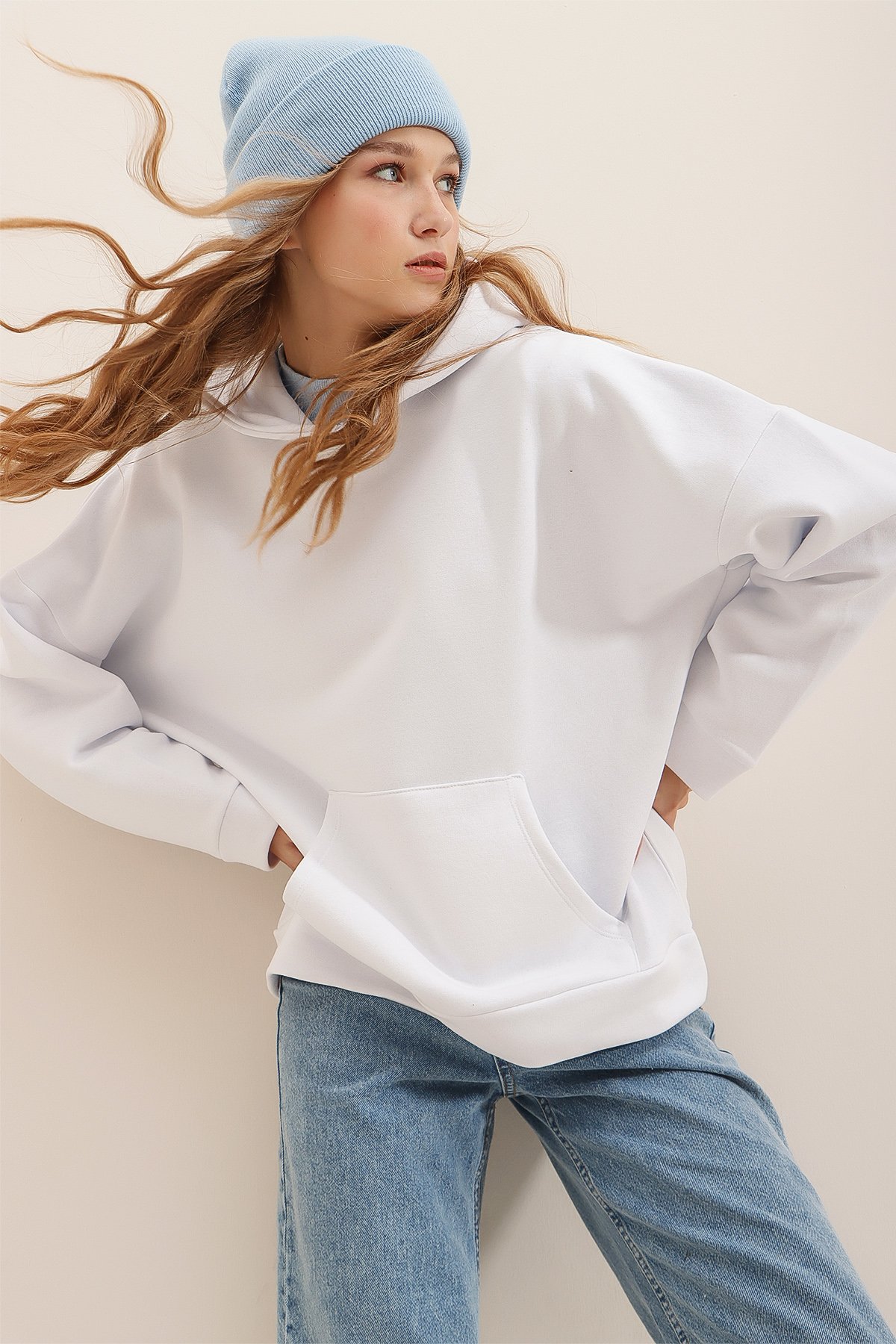 Kapüşonlu Kanguru Cepli Kalın Sweatshirt - Beyaz