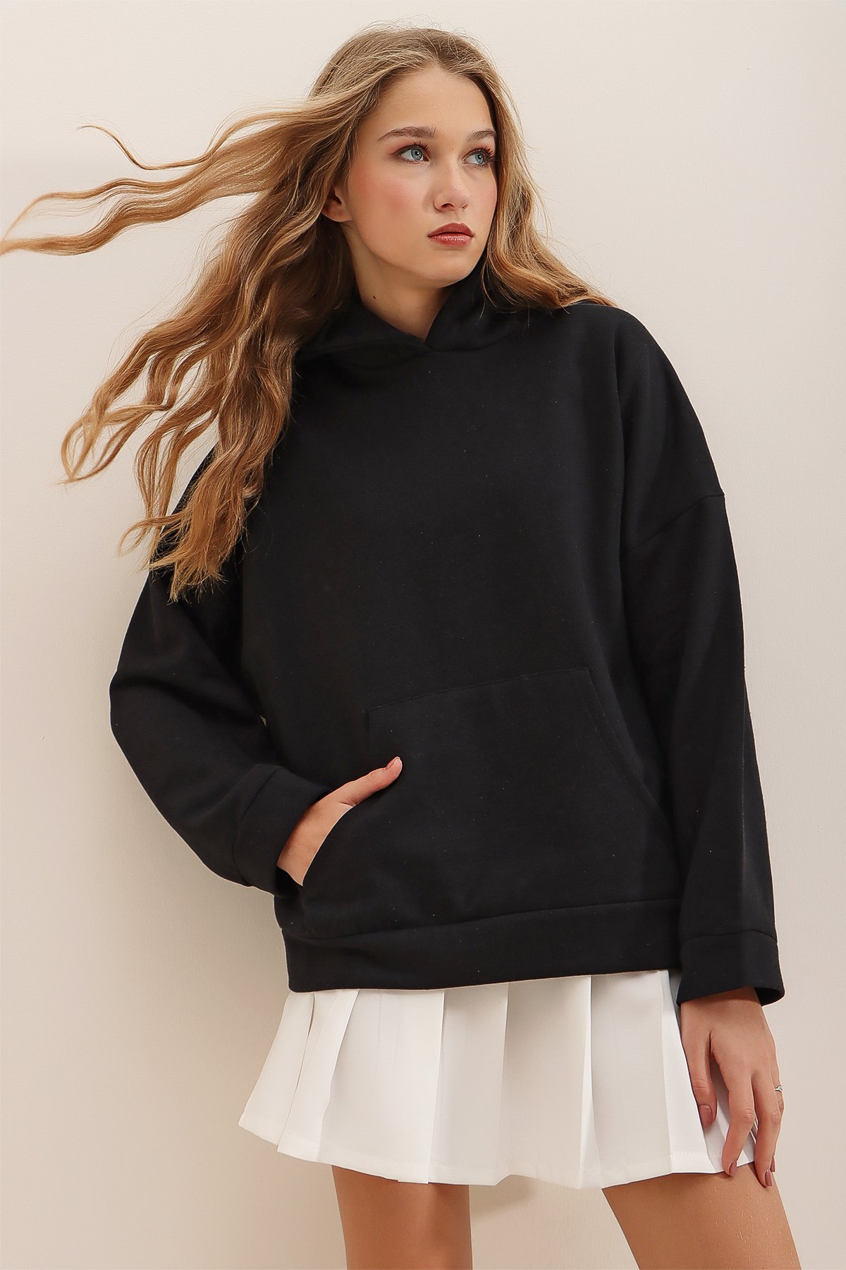 Kapüşonlu Kanguru Cepli Kalın Sweatshirt - Siyah