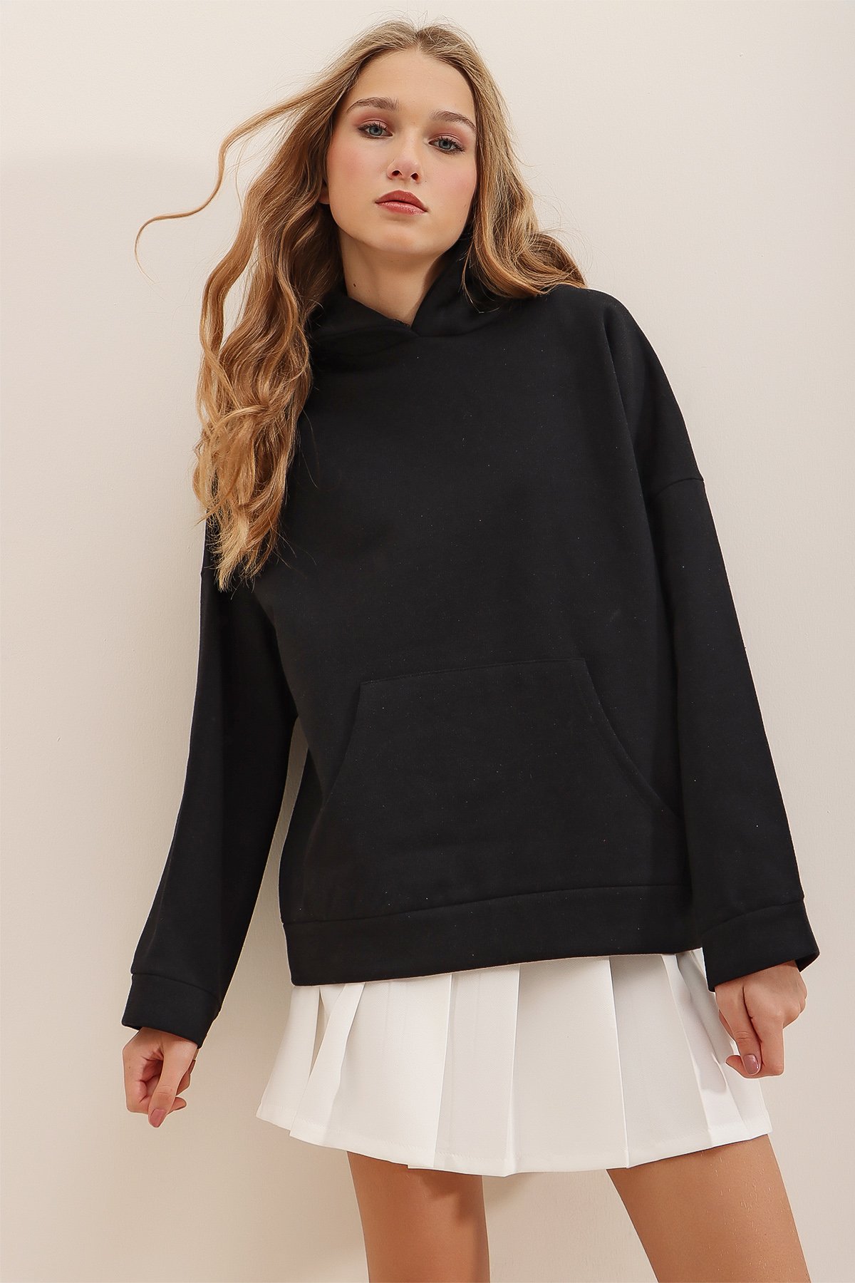 Kapüşonlu Kanguru Cepli Kalın Sweatshirt - Siyah