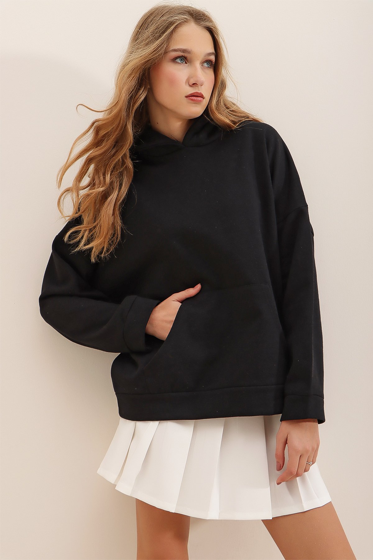 Kapüşonlu Kanguru Cepli Kalın Sweatshirt - Siyah