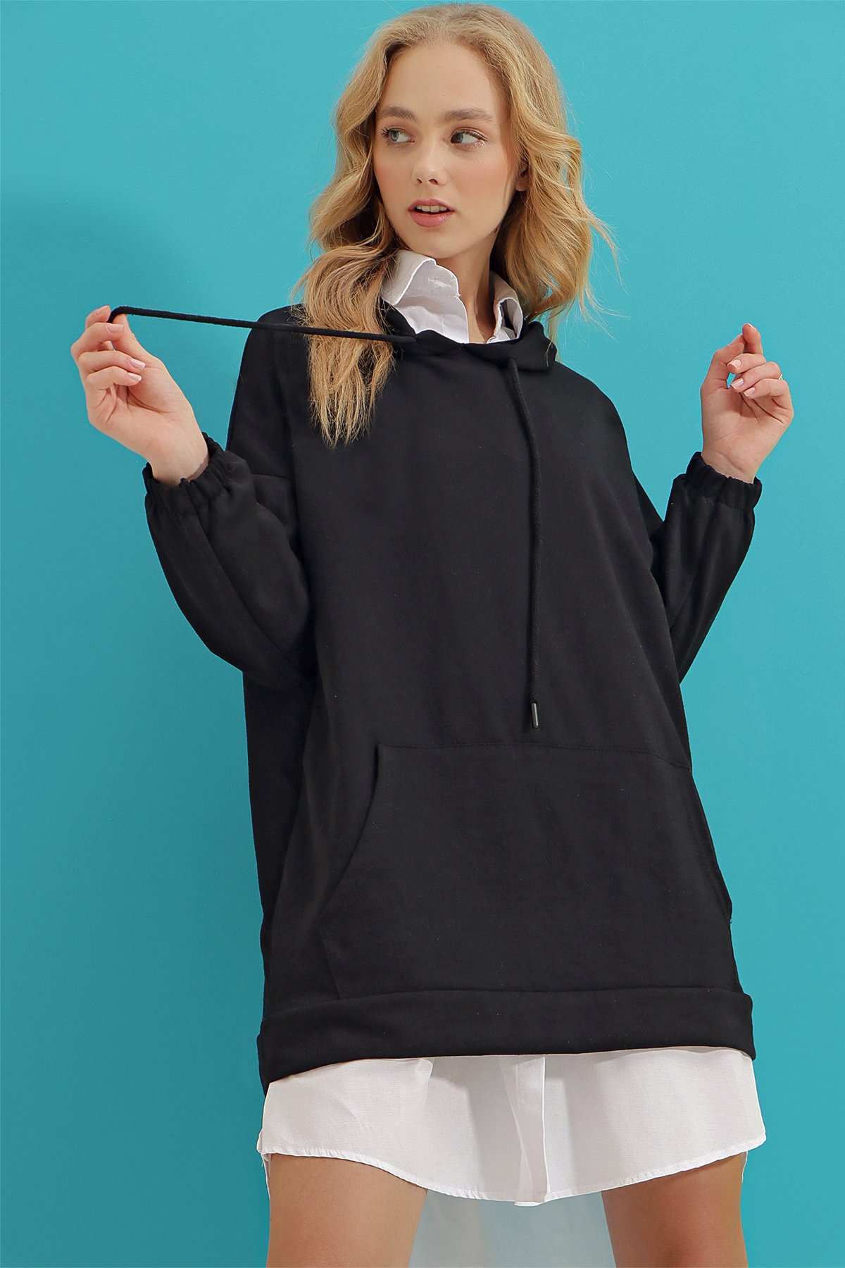 Kapüşonlu Kanguru Cepli Oversize  Sweatshirt - Siyah
