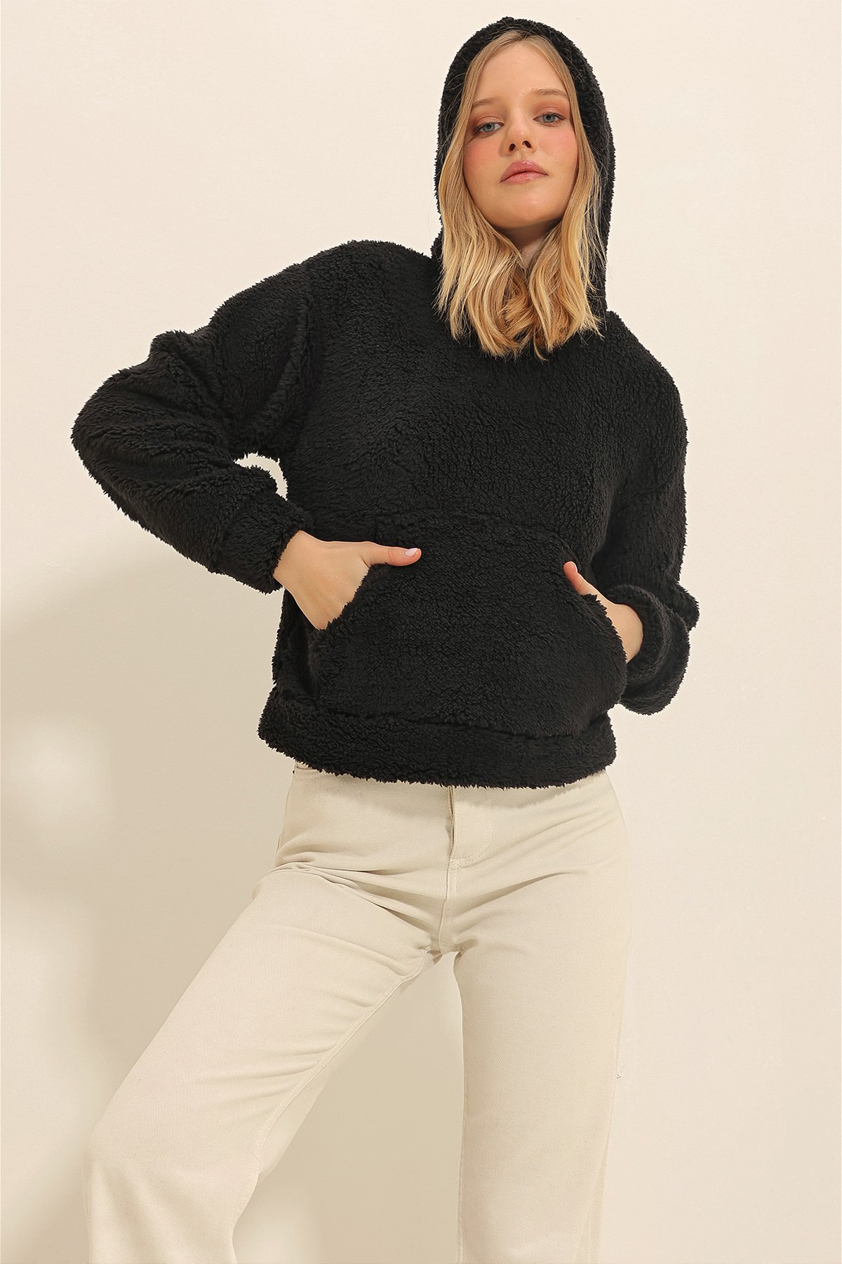 Kapüşonlu Kanguru Cepli Peluş Sweatshirt - Siyah