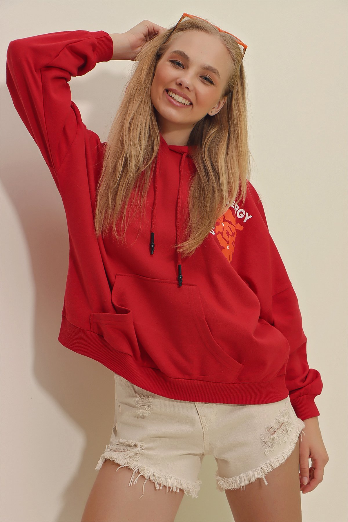 Kapüşonlu Ön Ve Arka Energy Baskılı Sweatshirt - Kırmızı