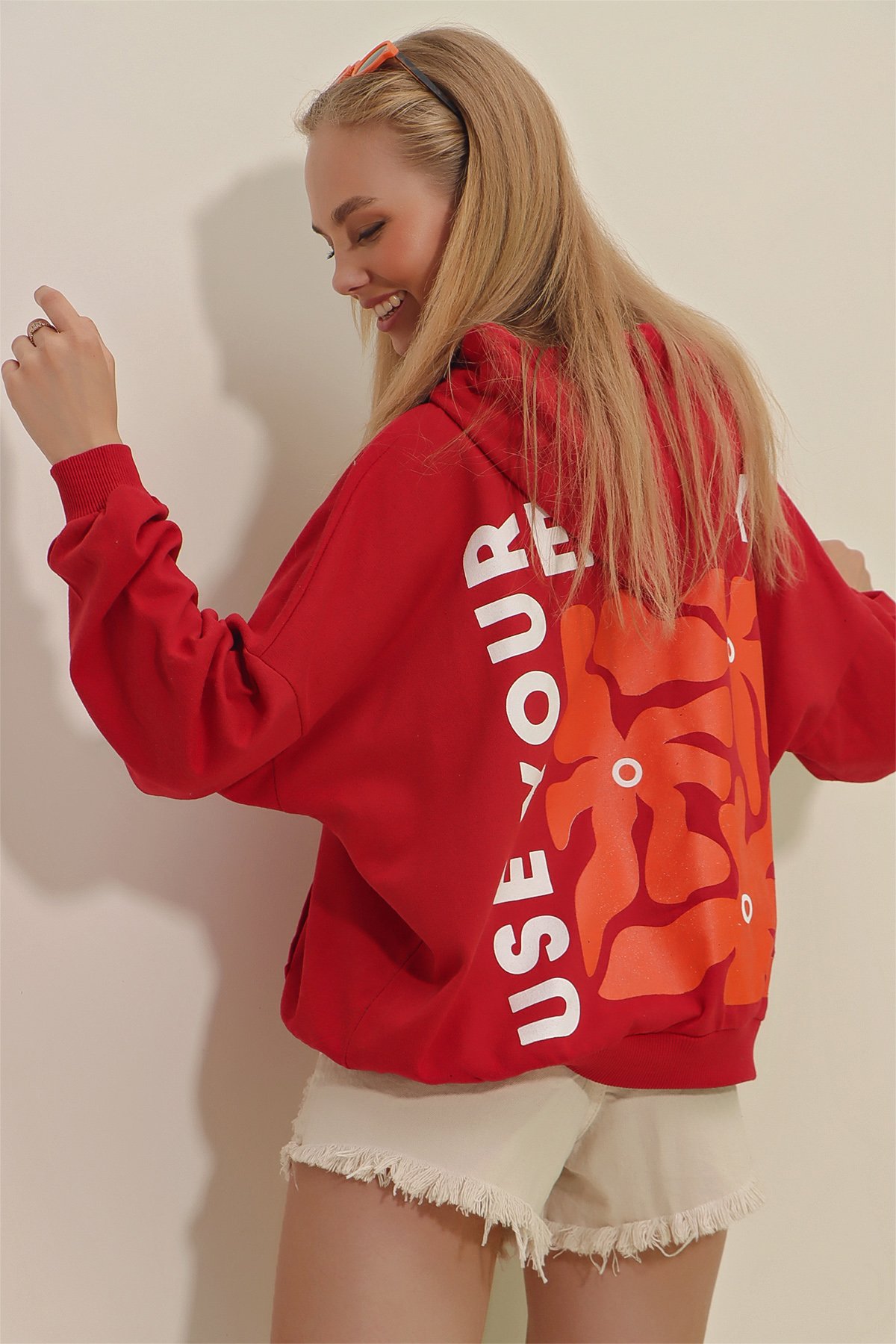 Kapüşonlu Ön Ve Arka Energy Baskılı Sweatshirt - Kırmızı