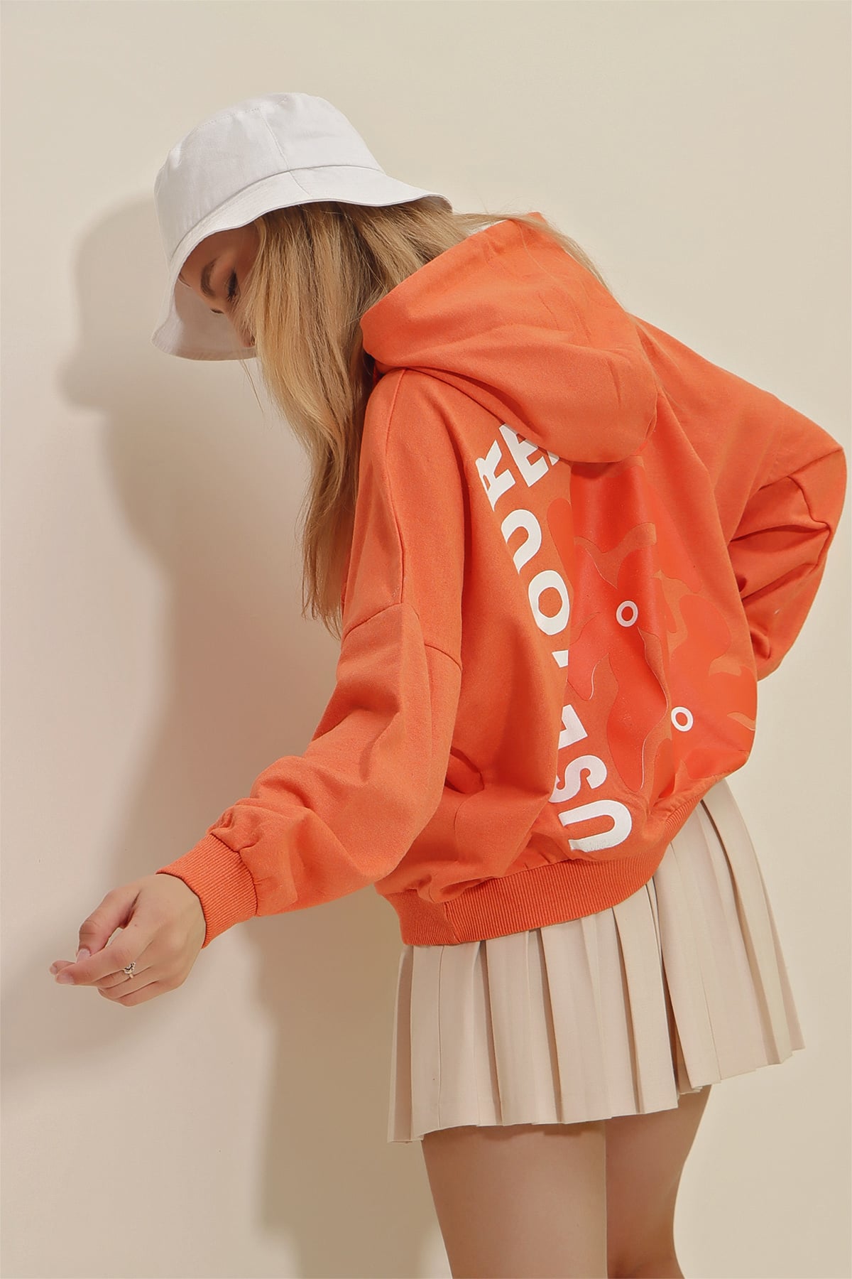 Kapüşonlu Ön Ve Arka Energy Baskılı Sweatshirt - Turuncu