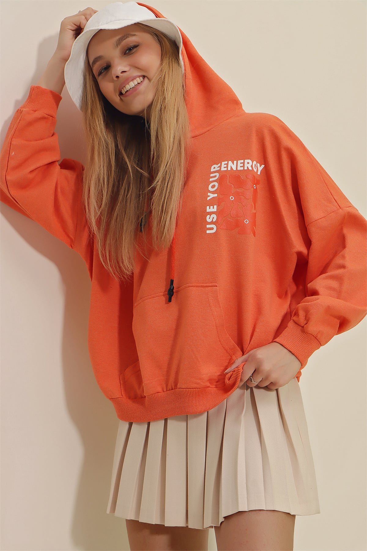 Kapüşonlu Ön Ve Arka Energy Baskılı Sweatshirt - Turuncu