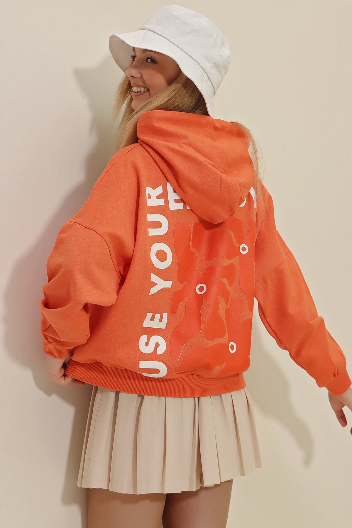 Kapüşonlu Ön Ve Arka Energy Baskılı Sweatshirt - Turuncu