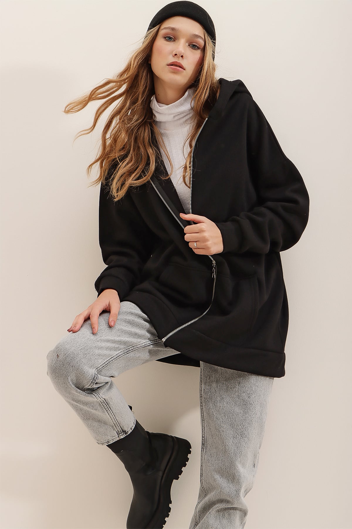Kapüşonlu Önü Fermuarlı Kanguru Cepli İçi Polarlı Oversize Sweatshirt - Siyah