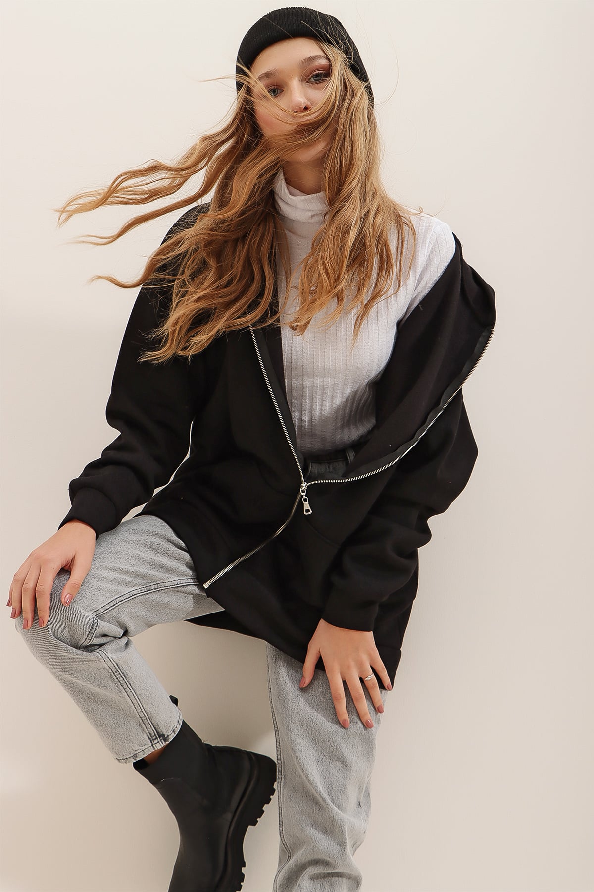 Kapüşonlu Önü Fermuarlı Kanguru Cepli İçi Polarlı Oversize Sweatshirt - Siyah