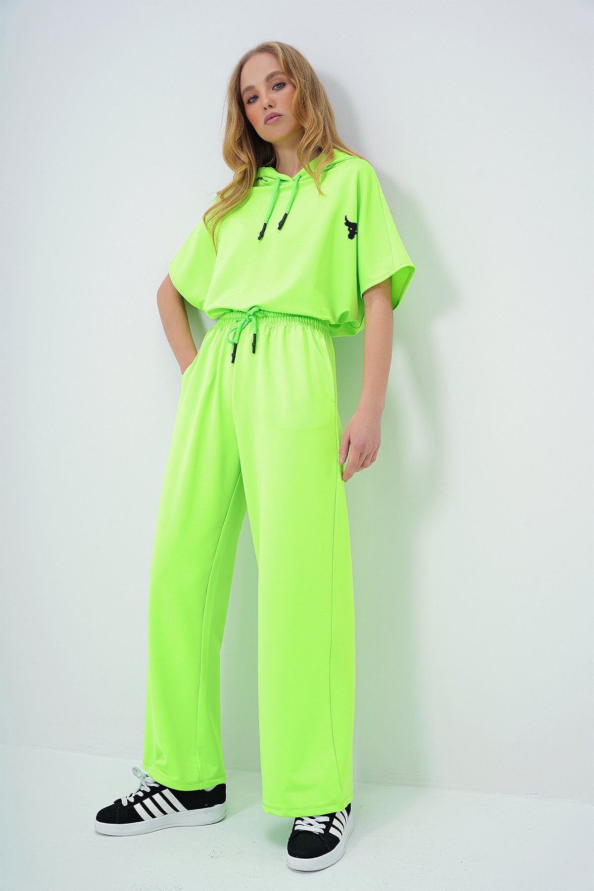 Kapüşonlu Oversize Crop Ve Çift Cepli Pantolon Takım - Neon Yeşil