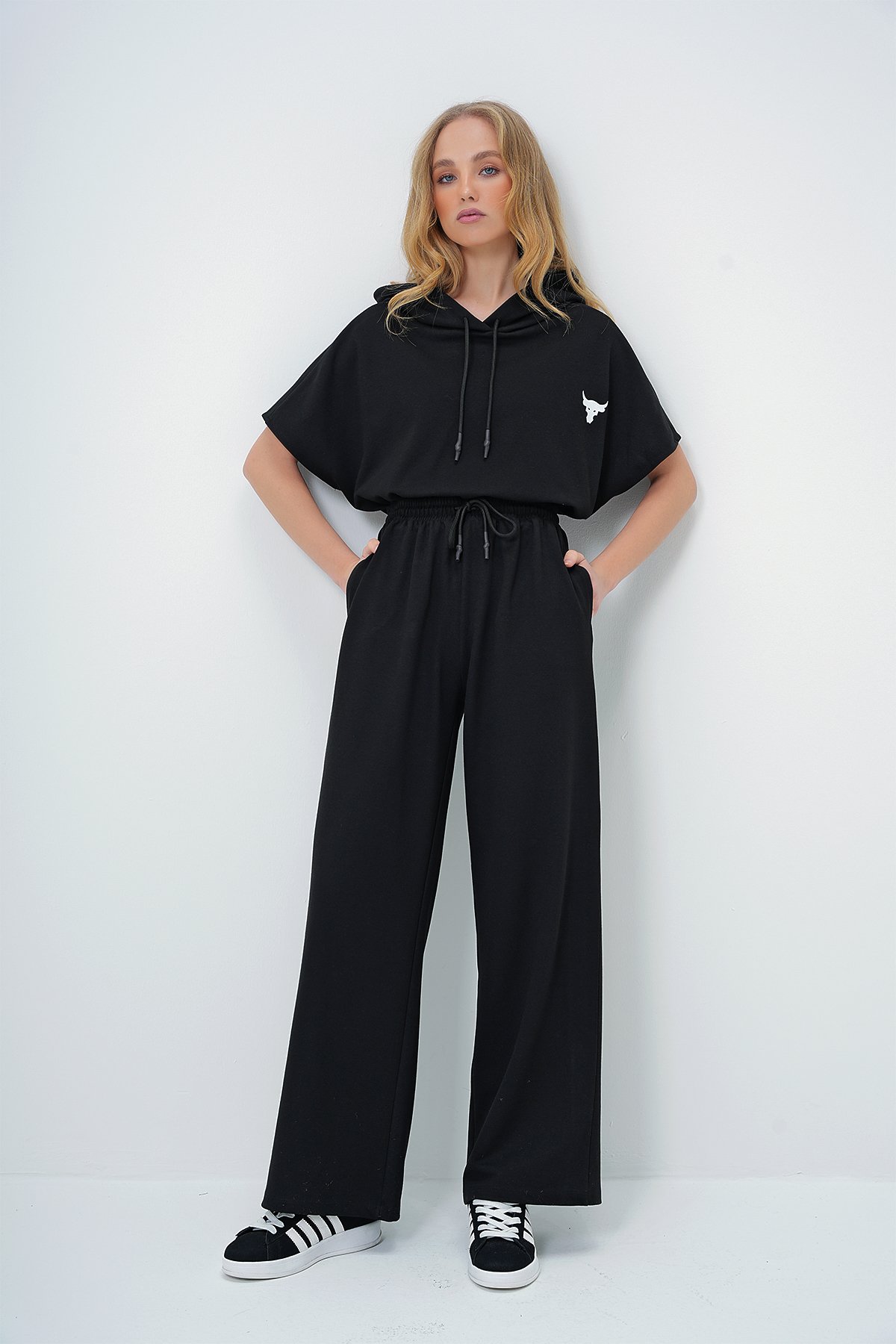 Kapüşonlu Oversize Crop Ve Çift Cepli Pantolon Takım - SİYAH