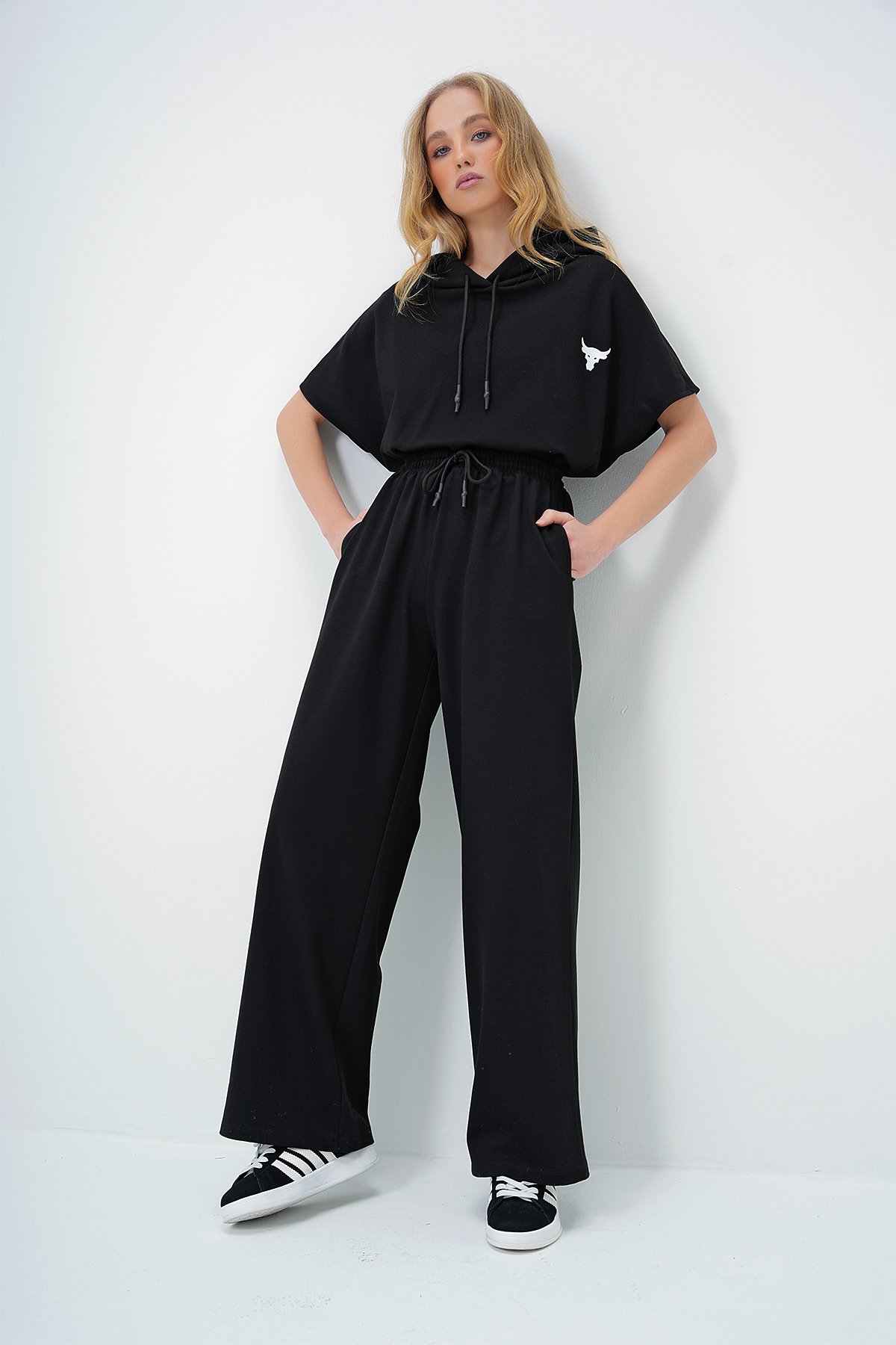 Kapüşonlu Oversize Crop Ve Çift Cepli Pantolon Takım - SİYAH