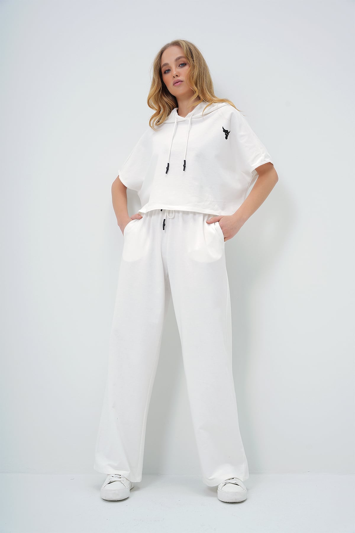 Kapüşonlu Oversize Crop Ve Çift Cepli Pantolon Takım - BEYAZ