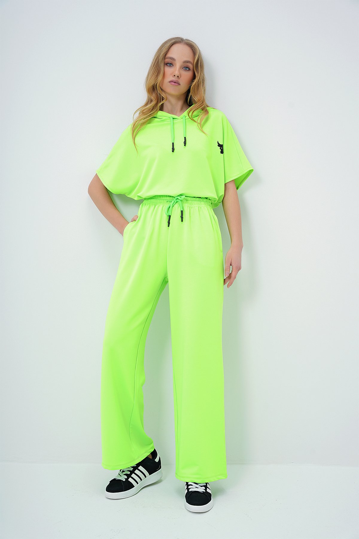 Kapüşonlu Oversize Crop Ve Çift Cepli Pantolon Takım - Neon Yeşil