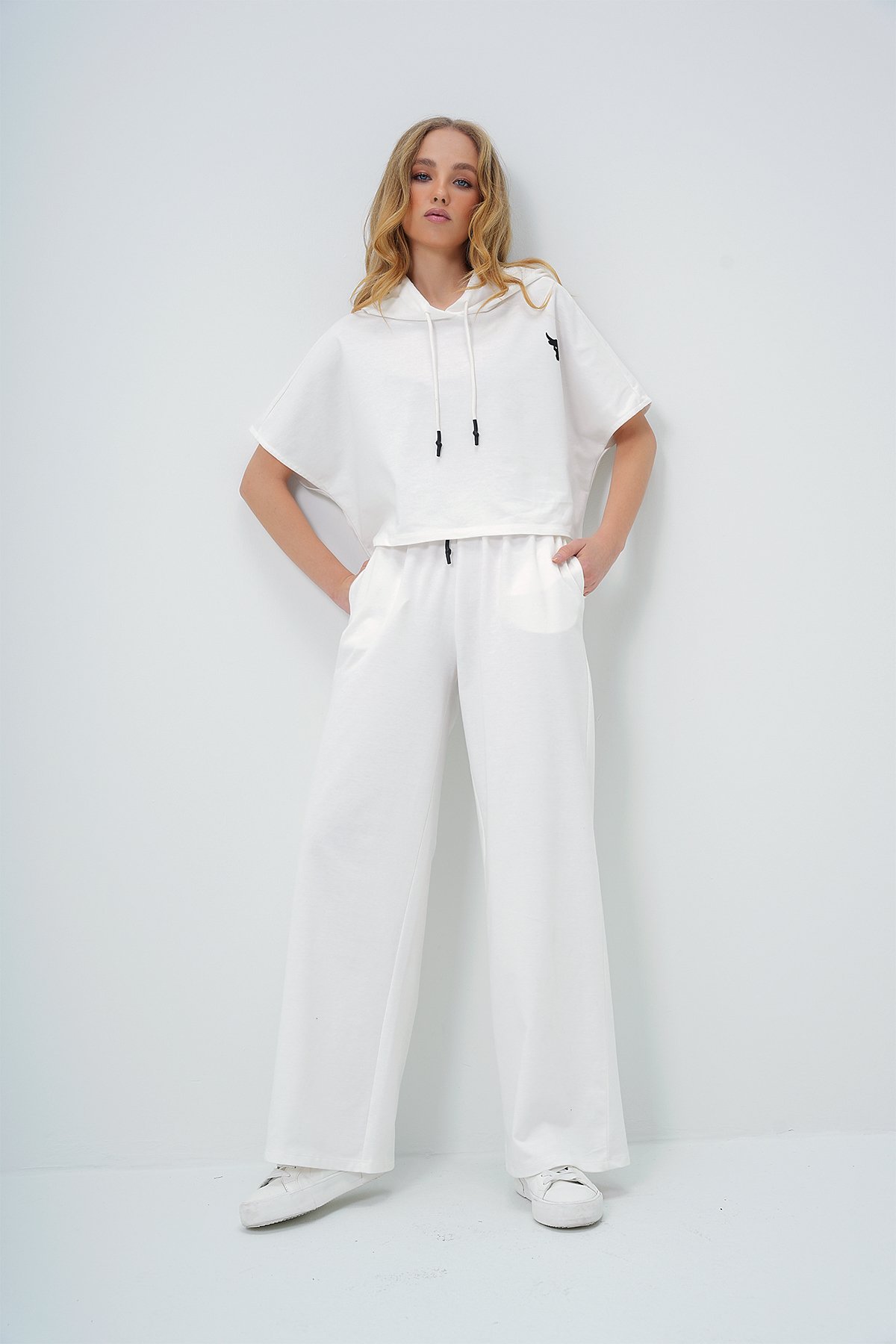 Kapüşonlu Oversize Crop Ve Çift Cepli Pantolon Takım - BEYAZ