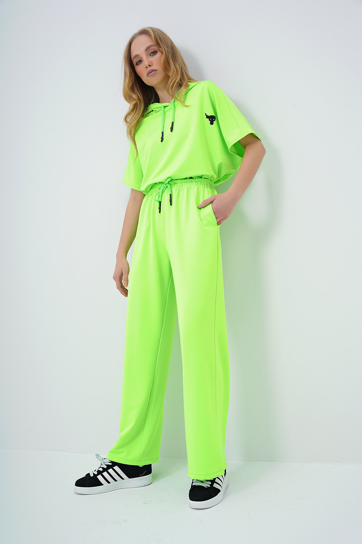 Kapüşonlu Oversize Crop Ve Çift Cepli Pantolon Takım - Neon Yeşil